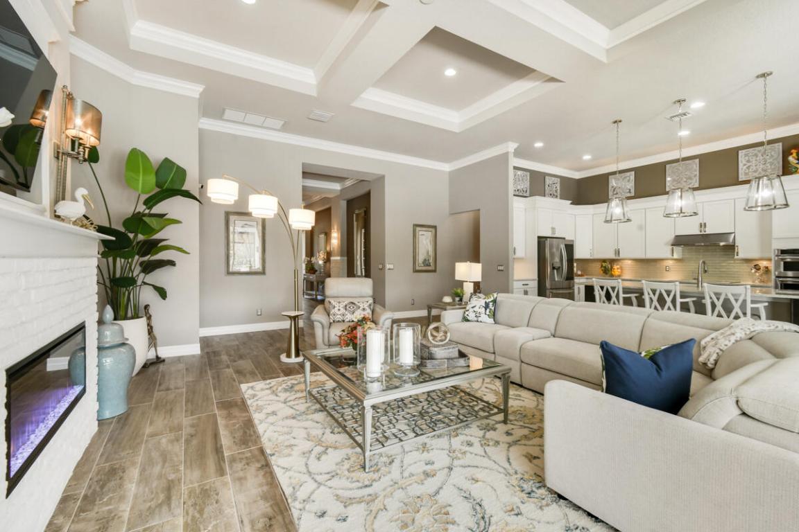 749 SW Sea Green Street