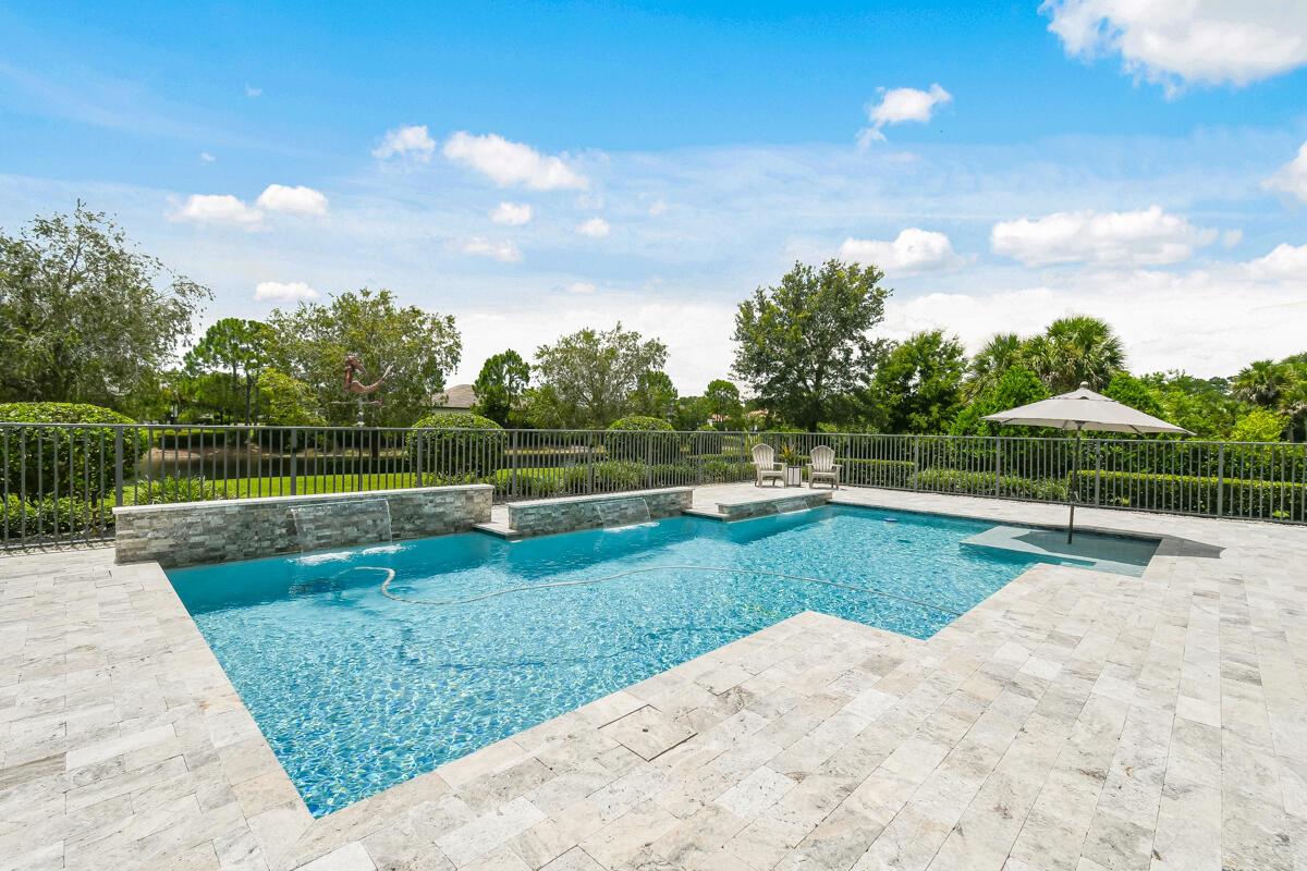 749 SW Sea Green Street