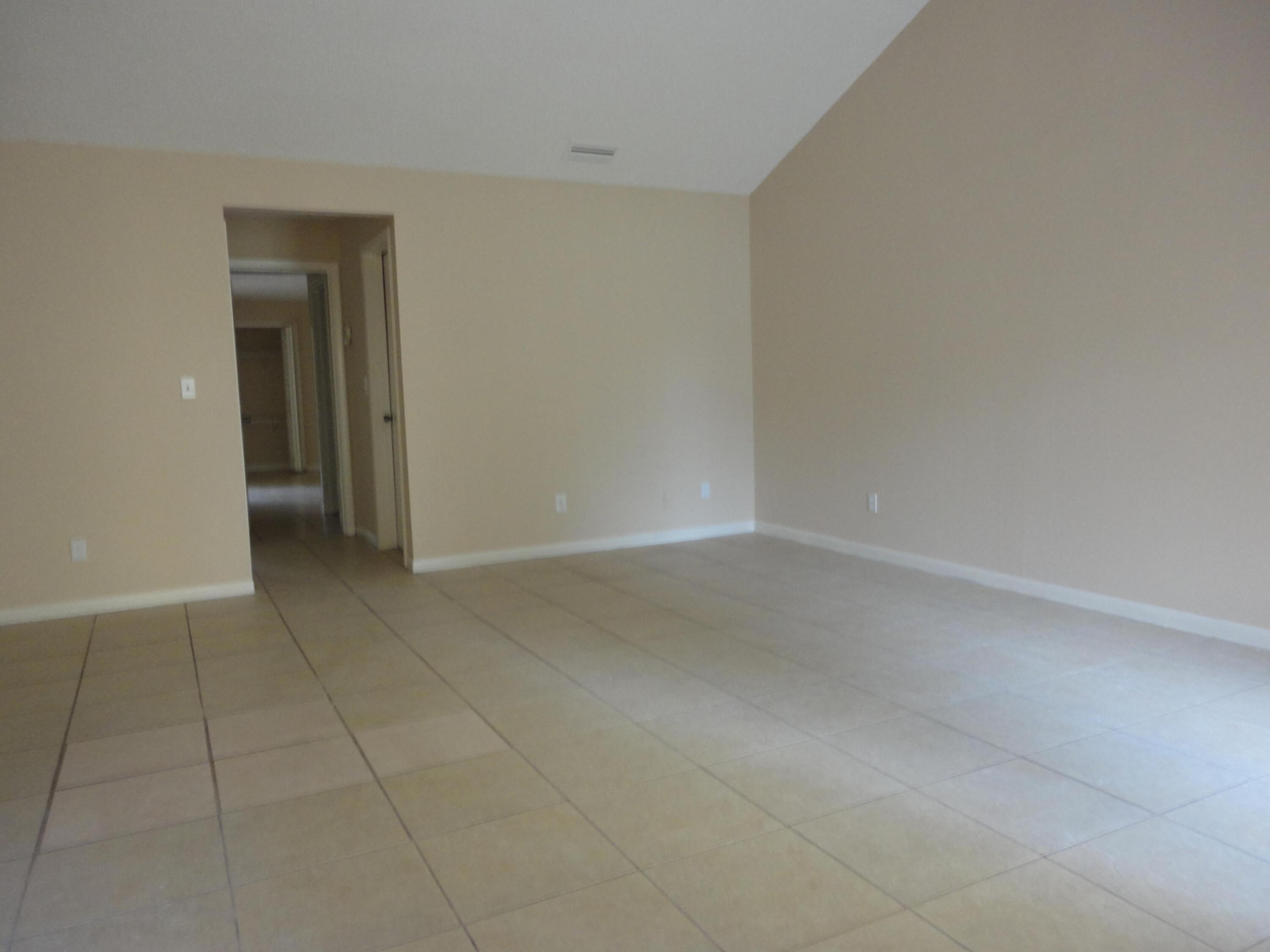 212 Sparrow Drive 3