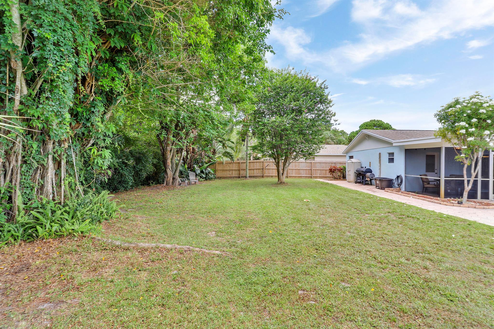 612 Oak Ter Terrace