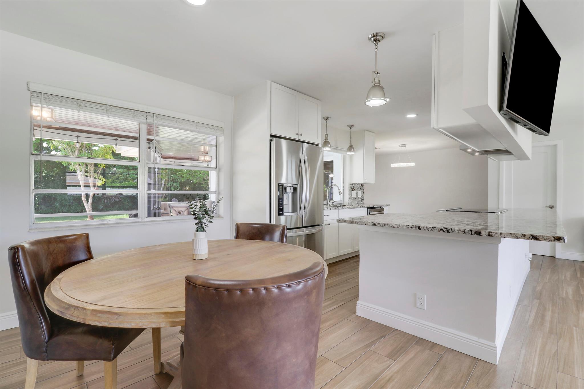 612 Oak Ter Terrace