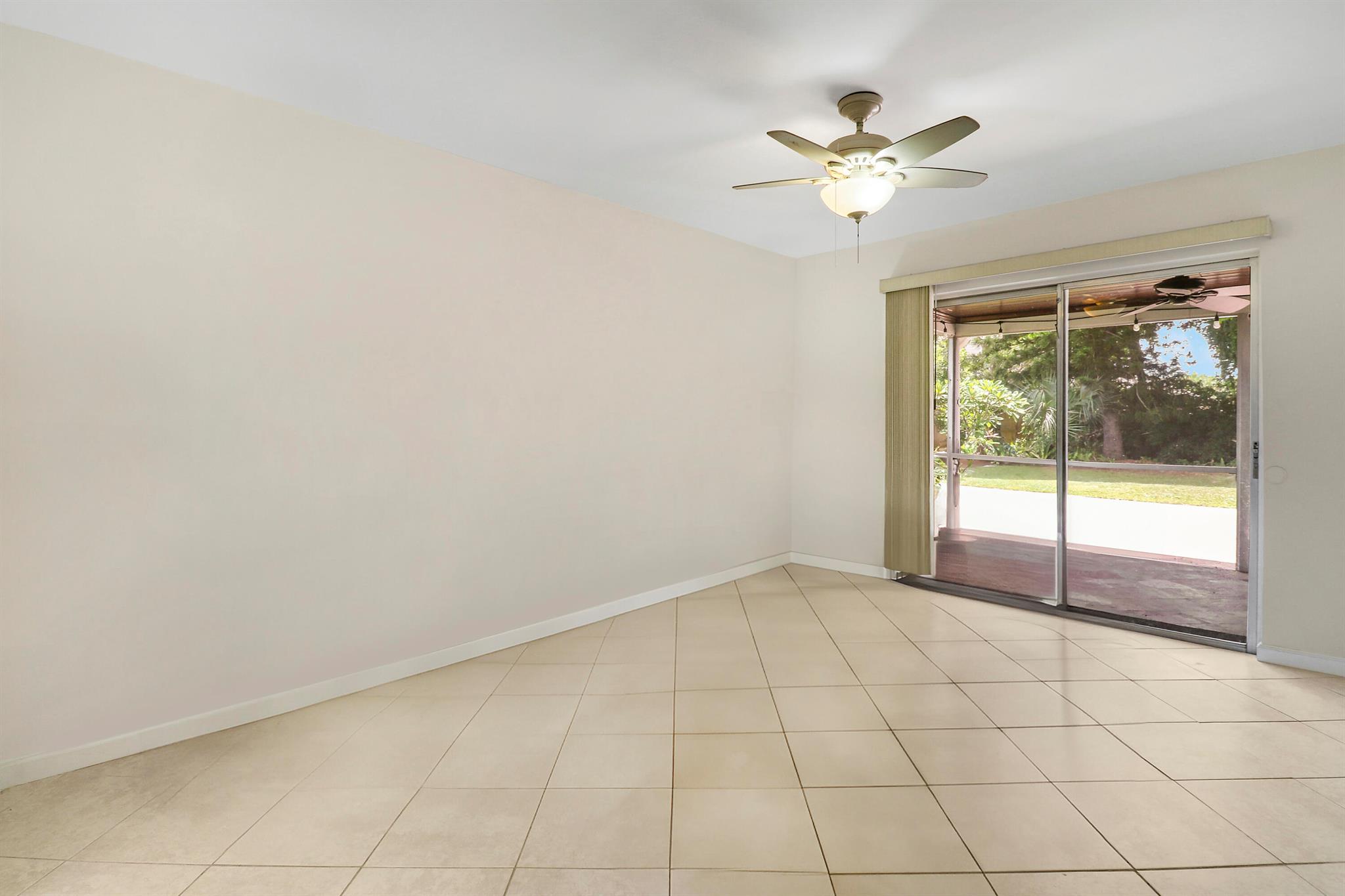 612 Oak Ter Terrace