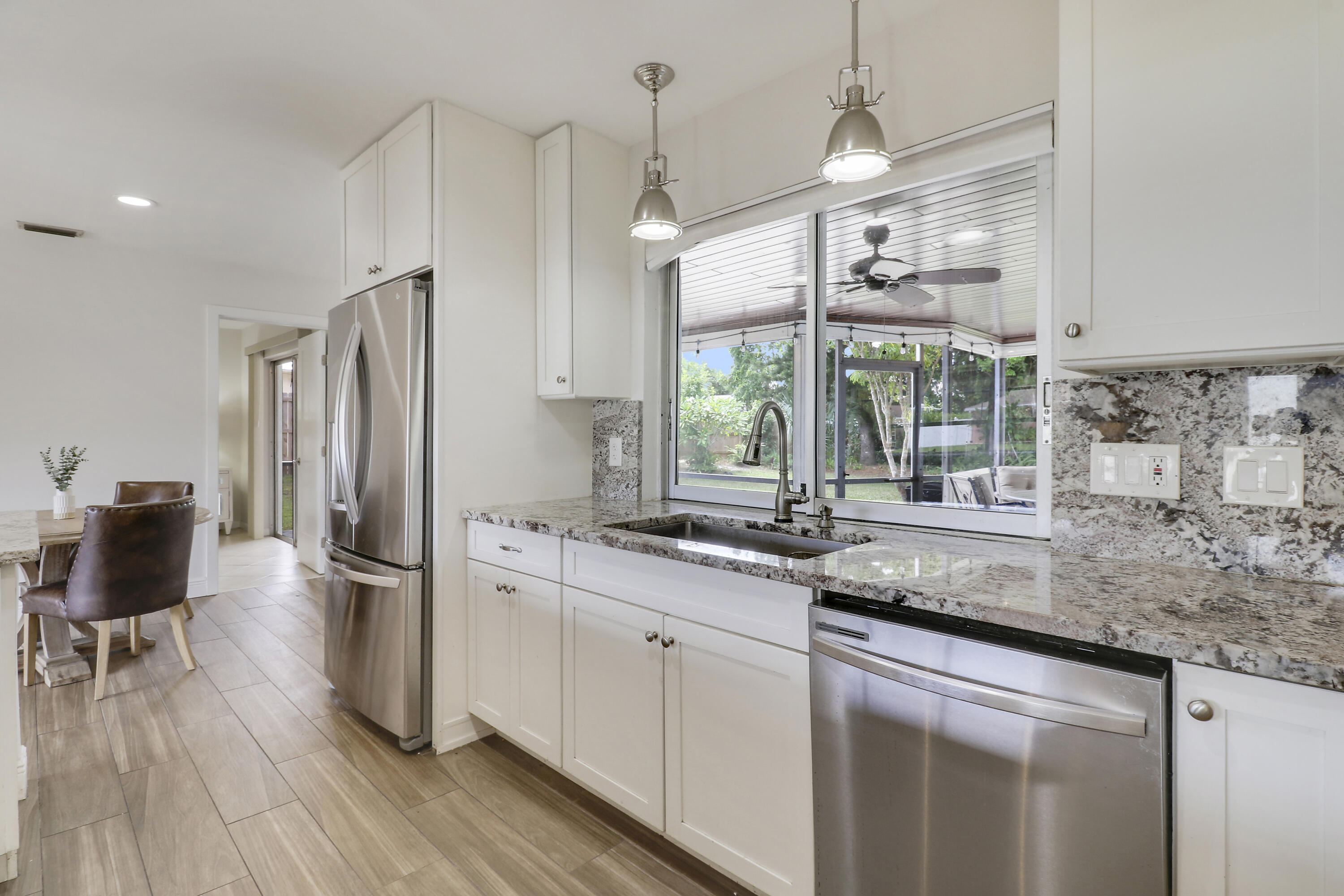 612 Oak Ter Terrace