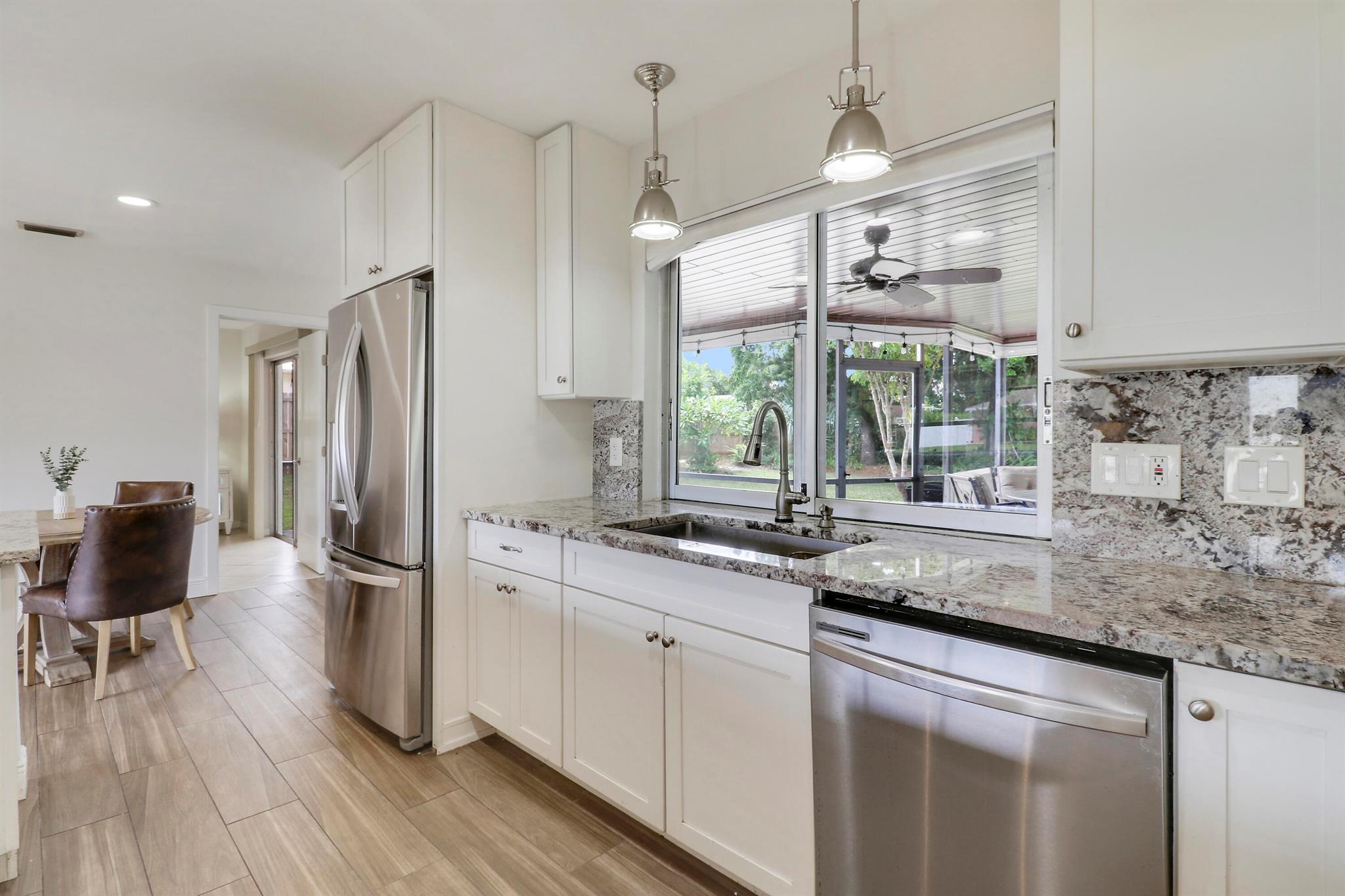 612 Oak Ter Terrace