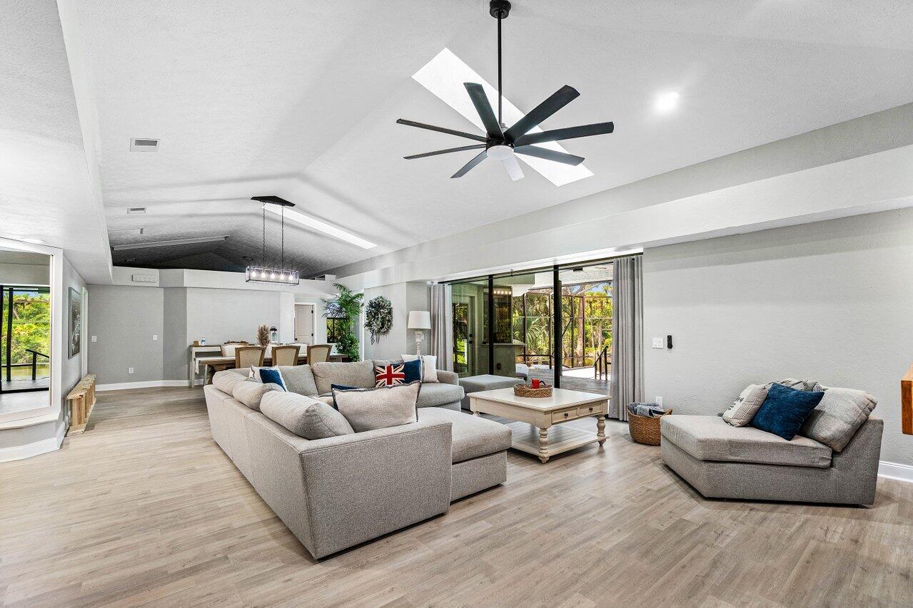 7205 Elyse Circle