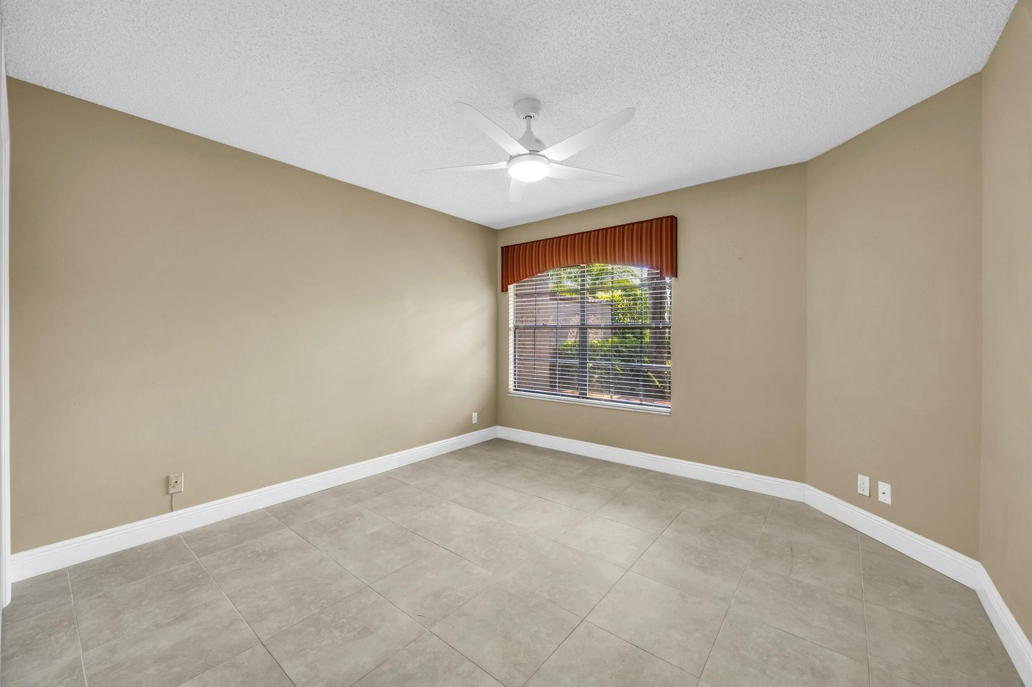 11206 Applegate Circle