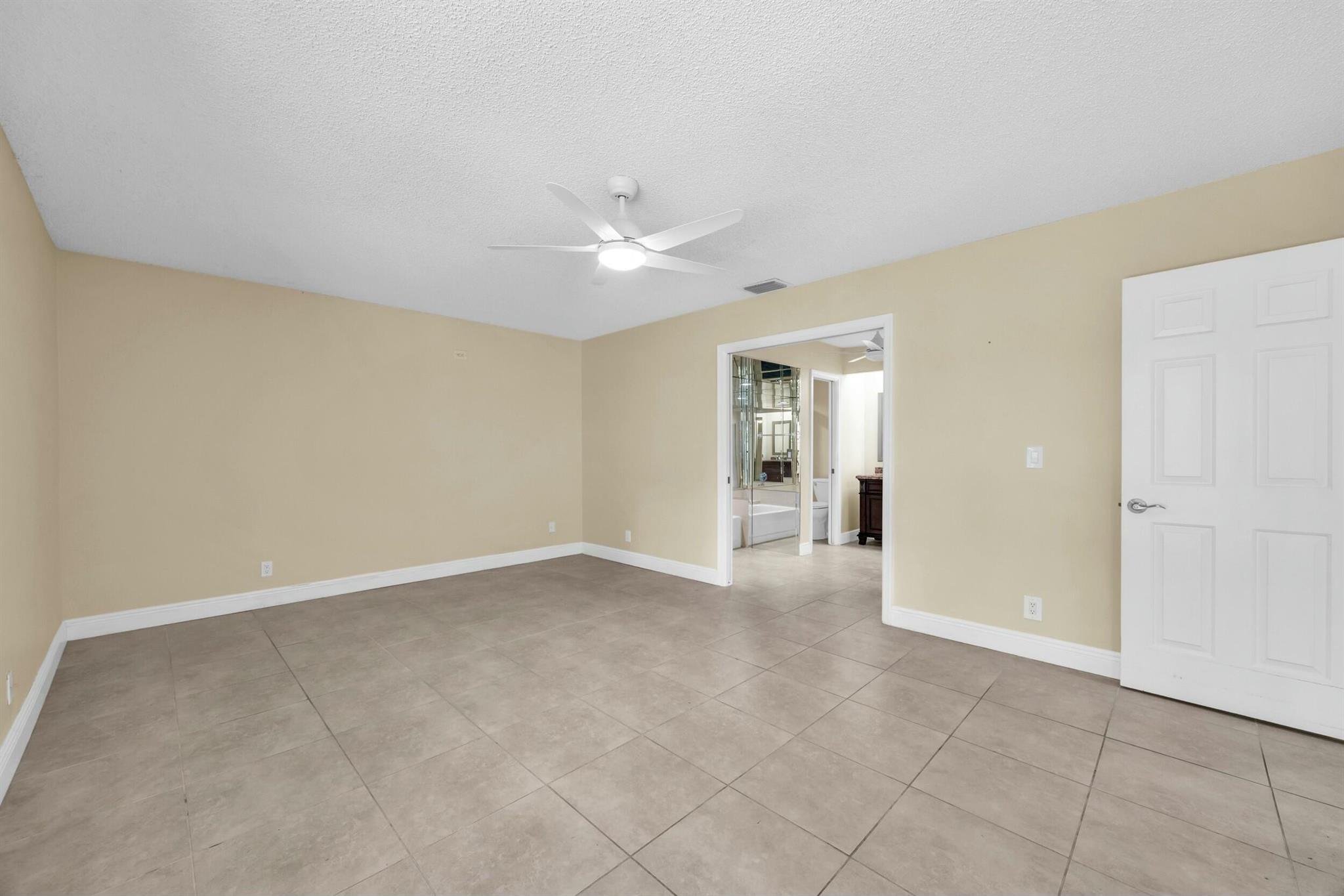 11206 Applegate Circle