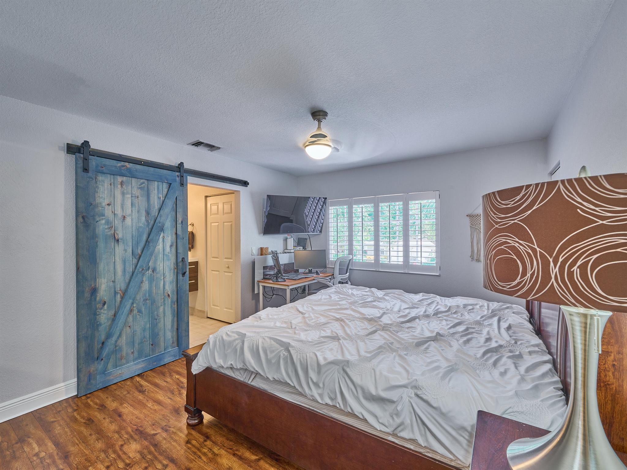 6725 Old Farm Trail