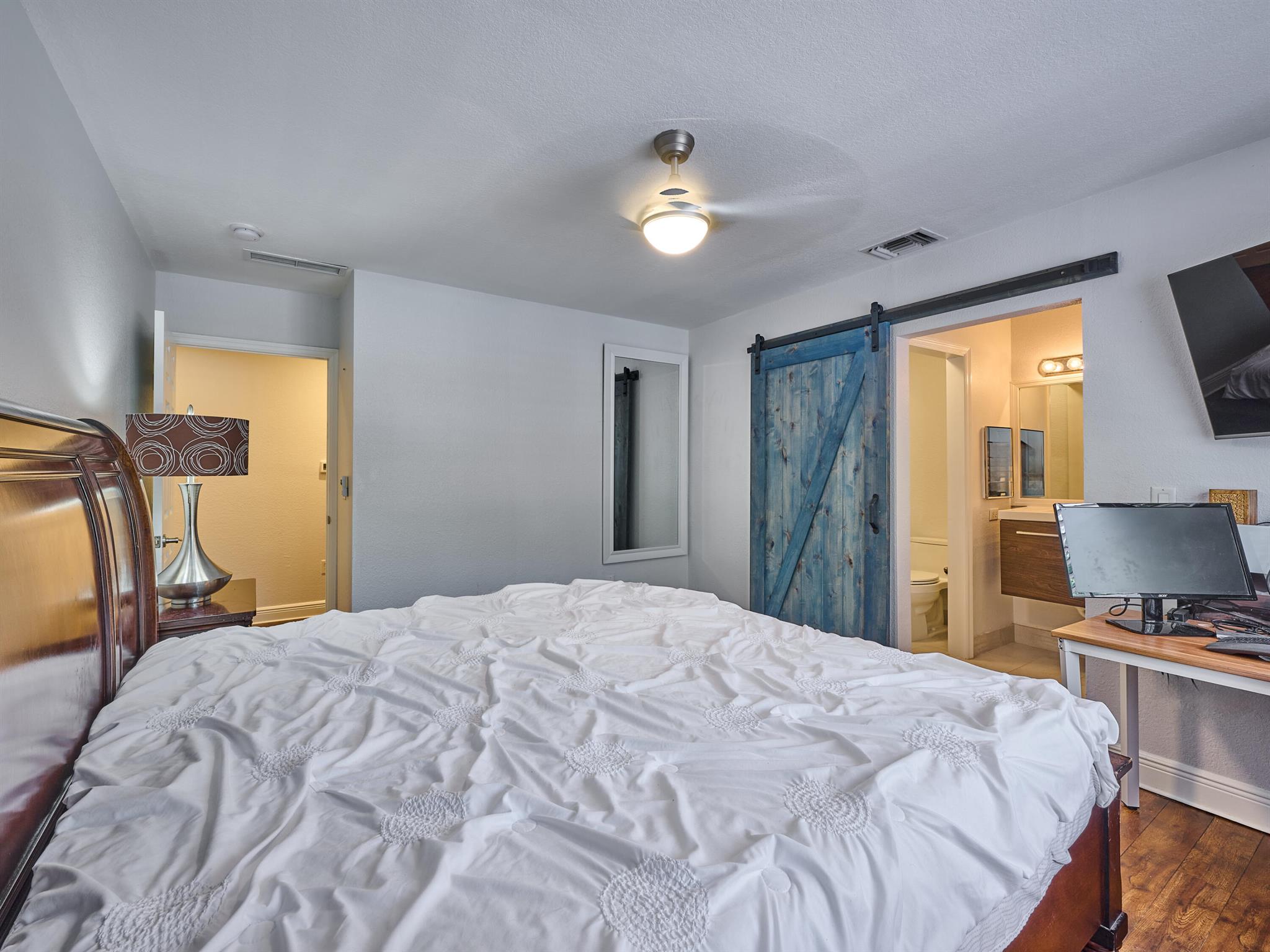 6725 Old Farm Trail