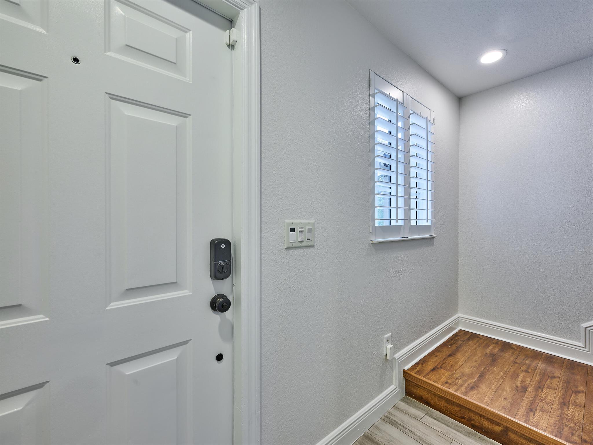 6725 Old Farm Trail
