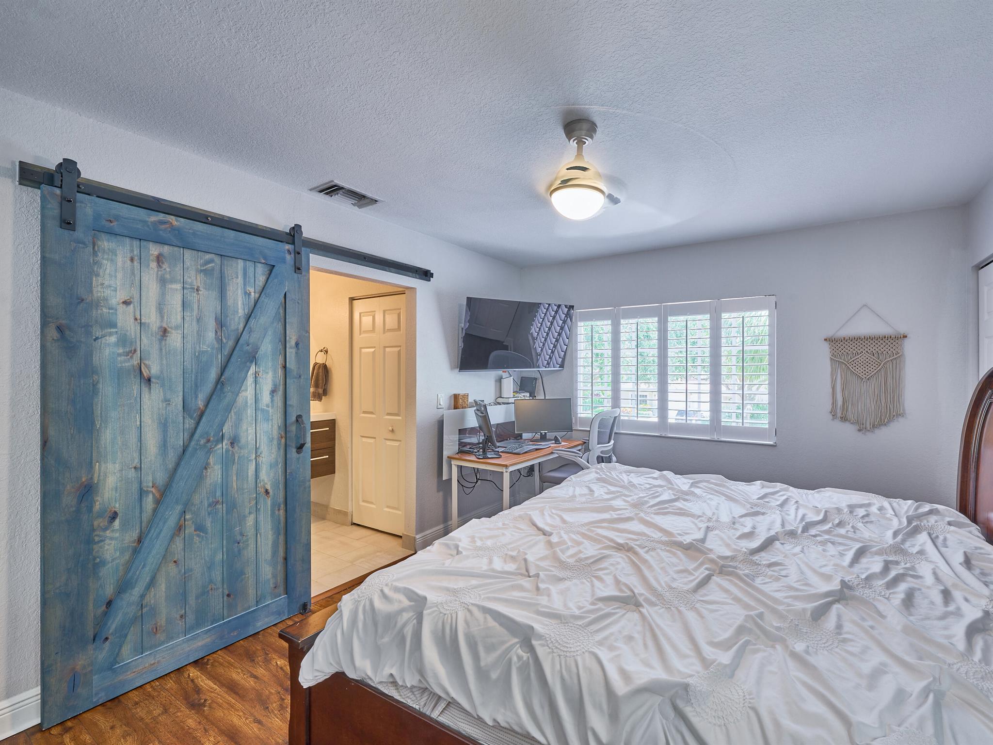 6725 Old Farm Trail
