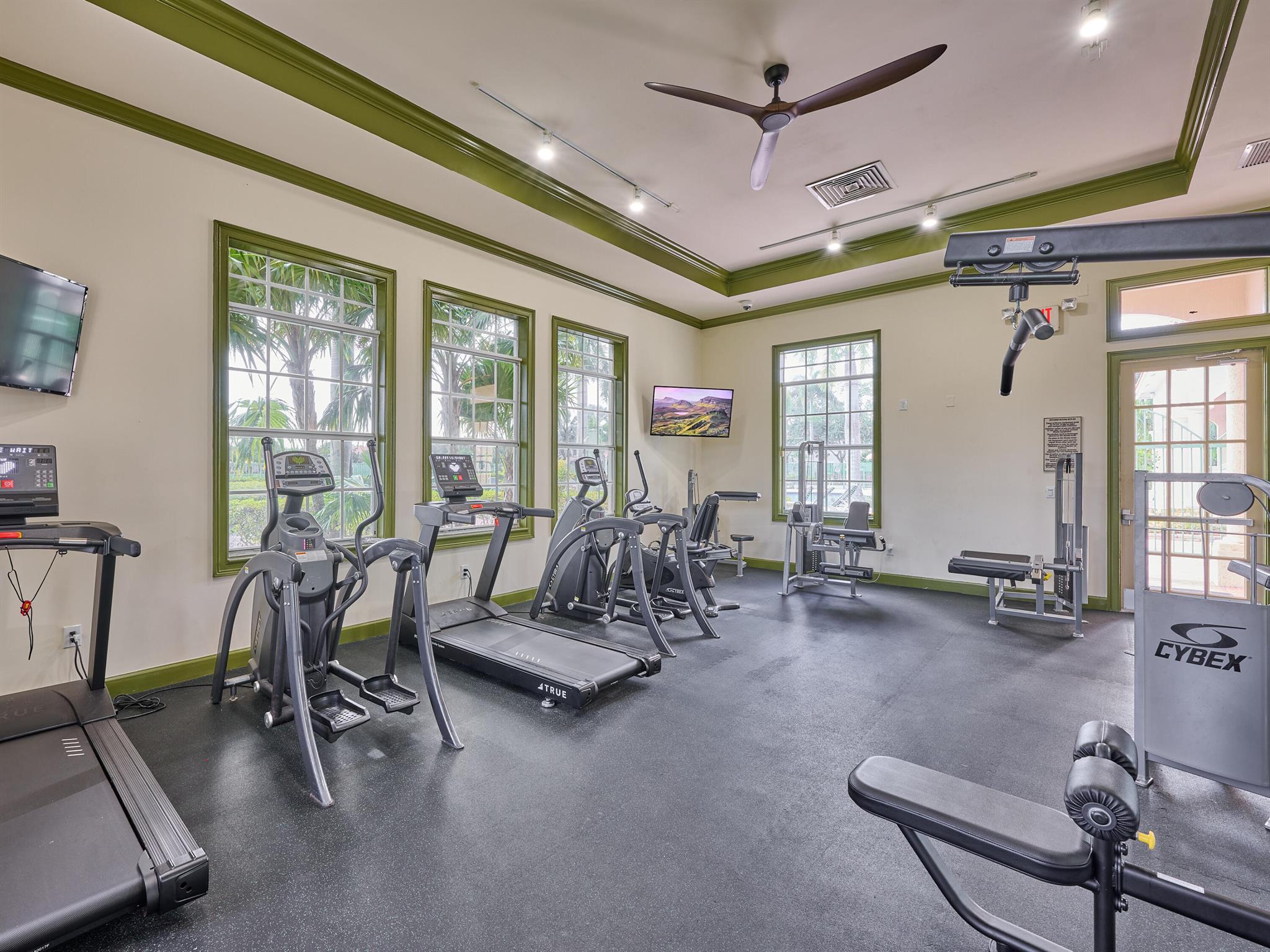 6725 Old Farm Trail