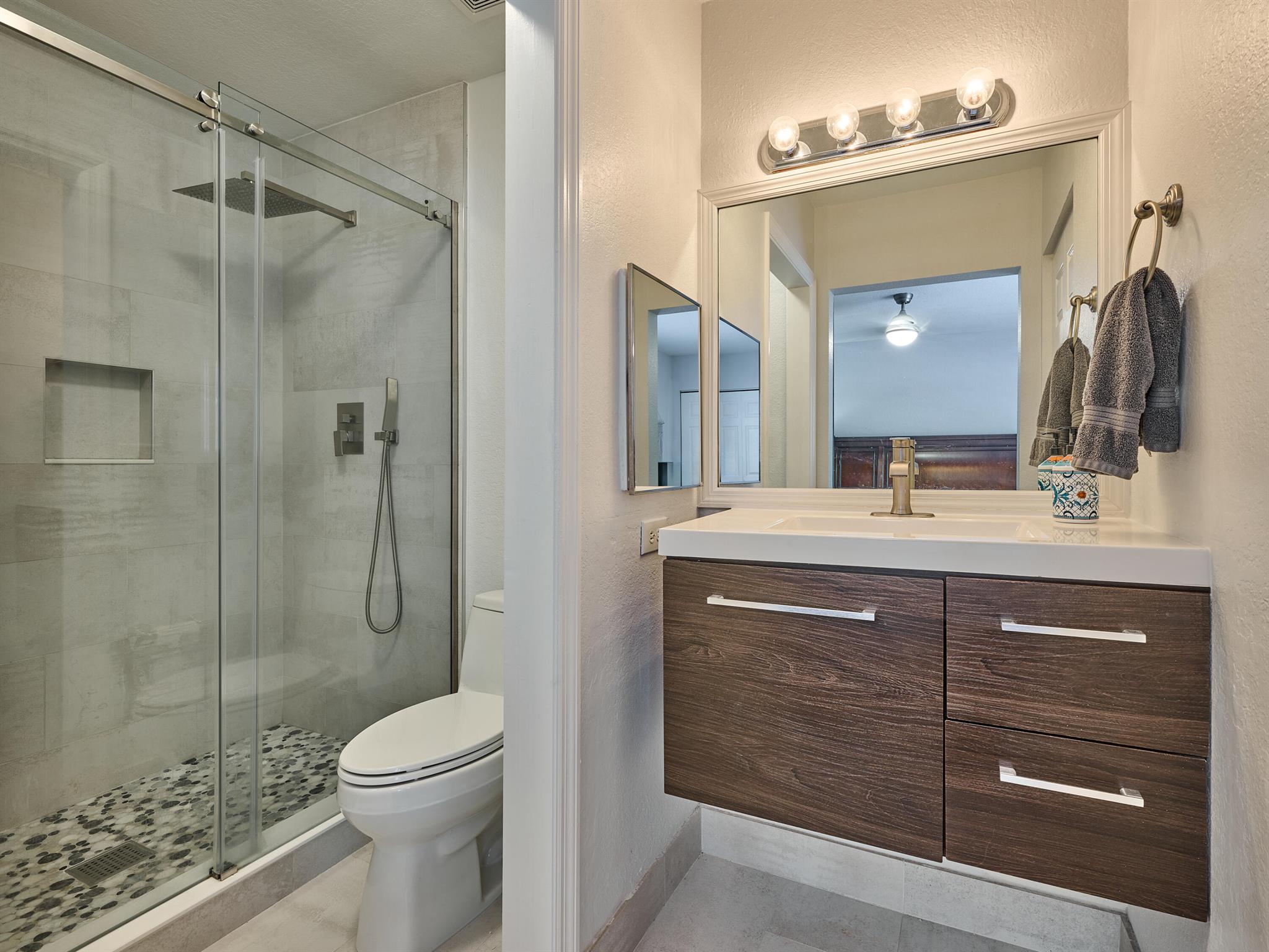 6725 Old Farm Trail