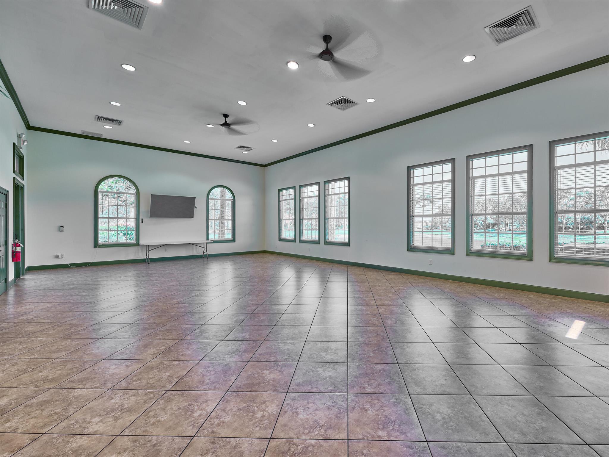 6725 Old Farm Trail