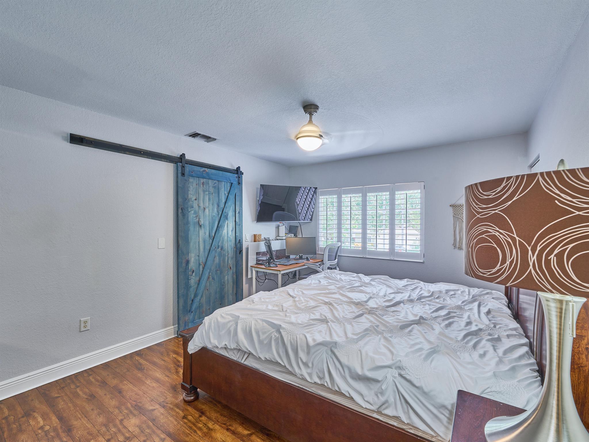 6725 Old Farm Trail