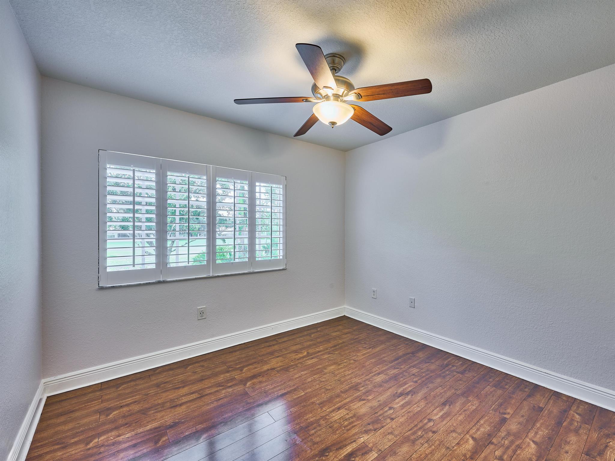 6725 Old Farm Trail