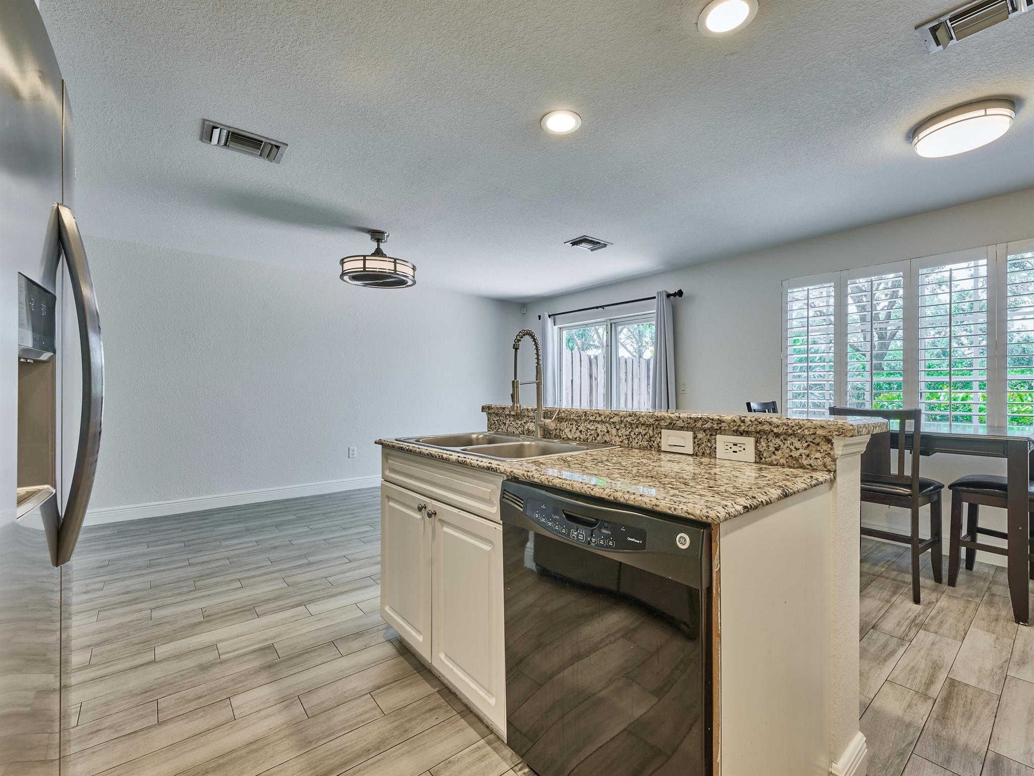 6725 Old Farm Trail