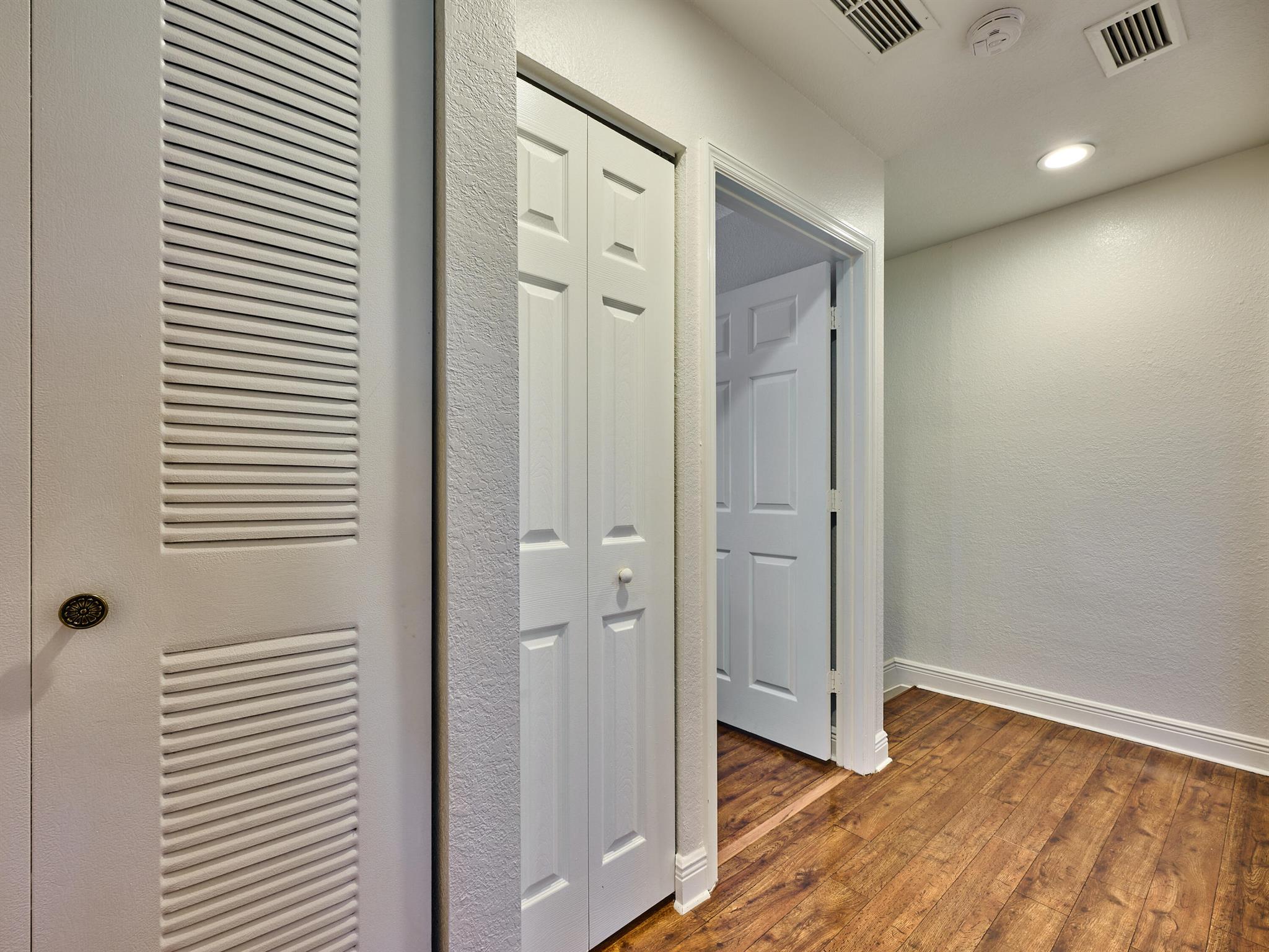 6725 Old Farm Trail