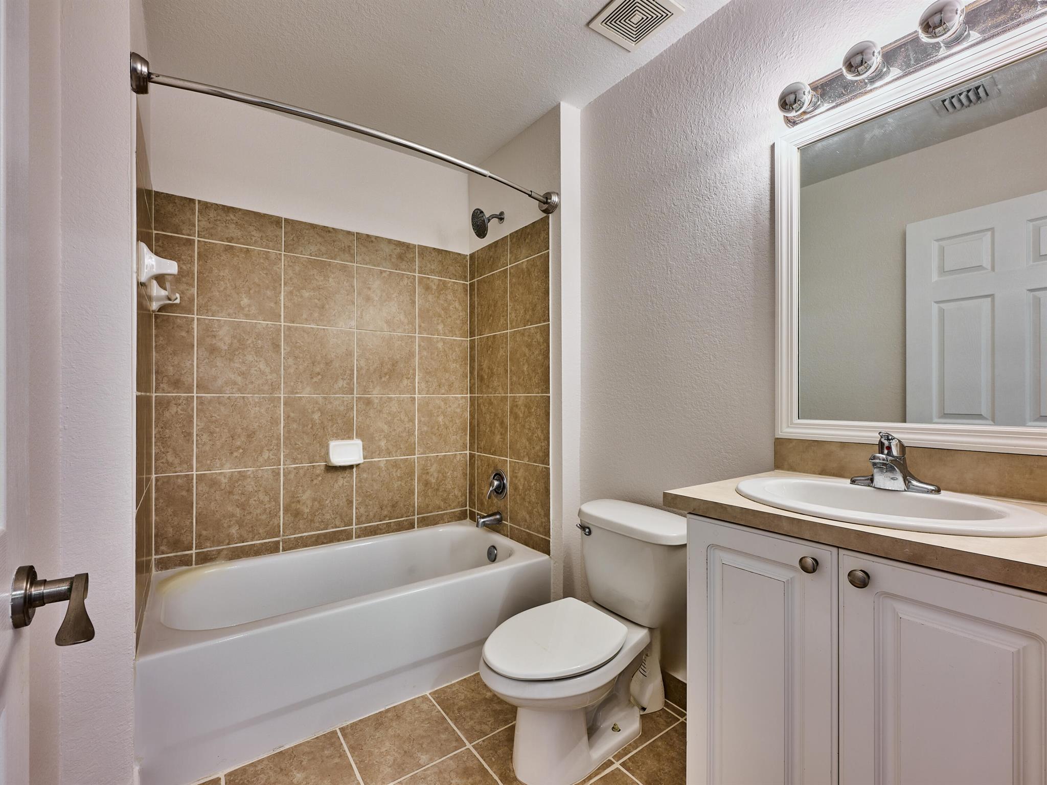 6725 Old Farm Trail