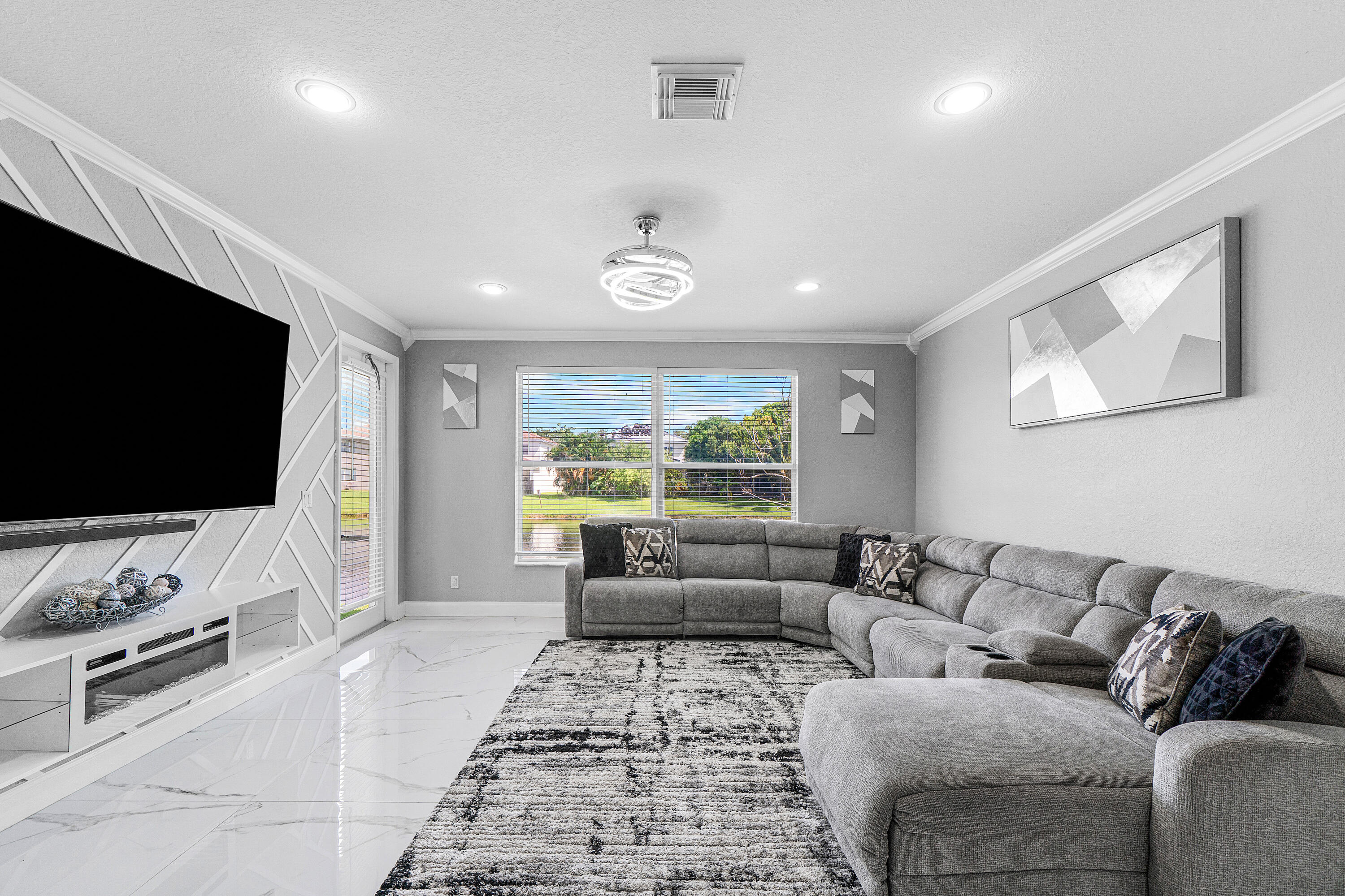 2196 Oakmont Drive