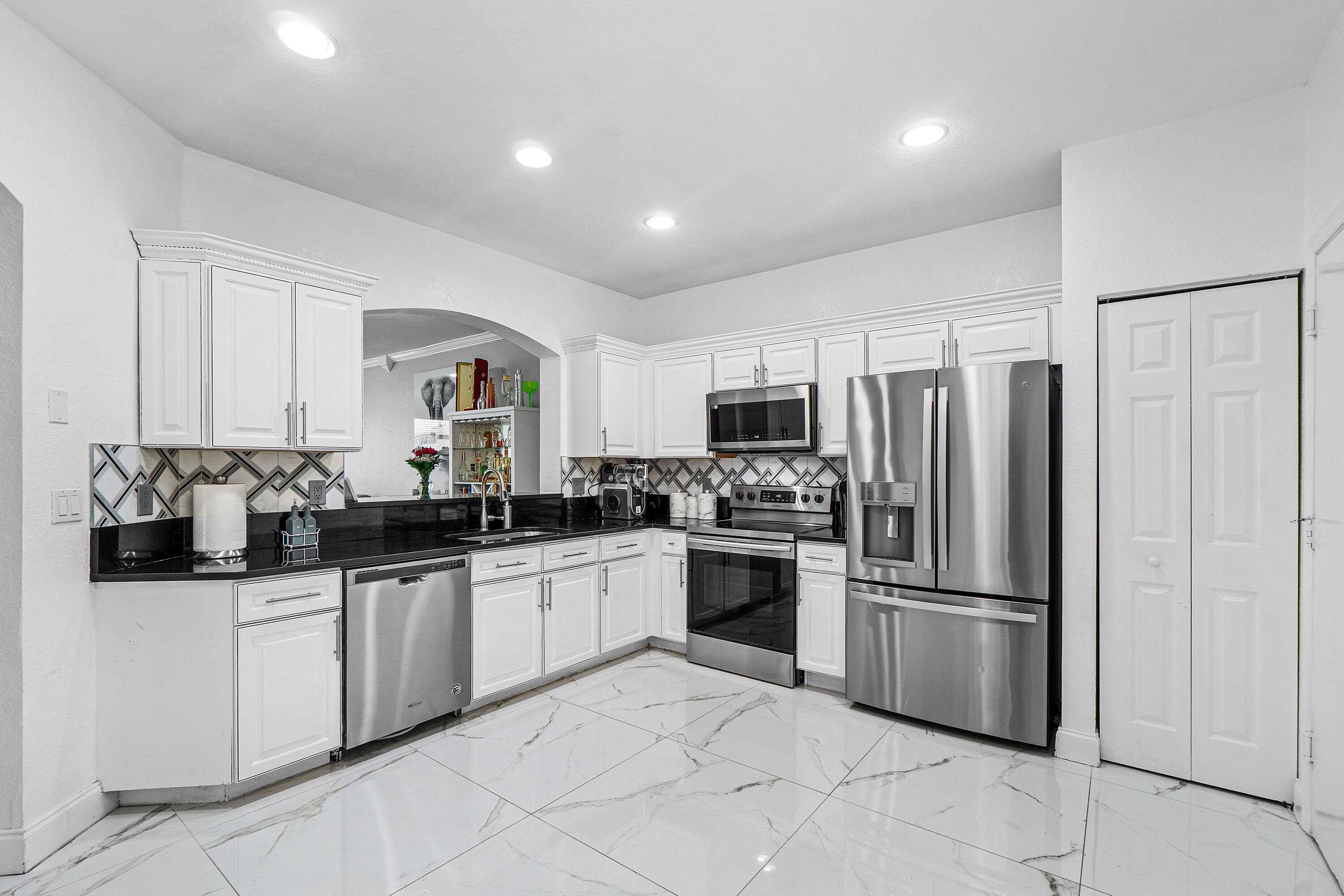 2196 Oakmont Drive