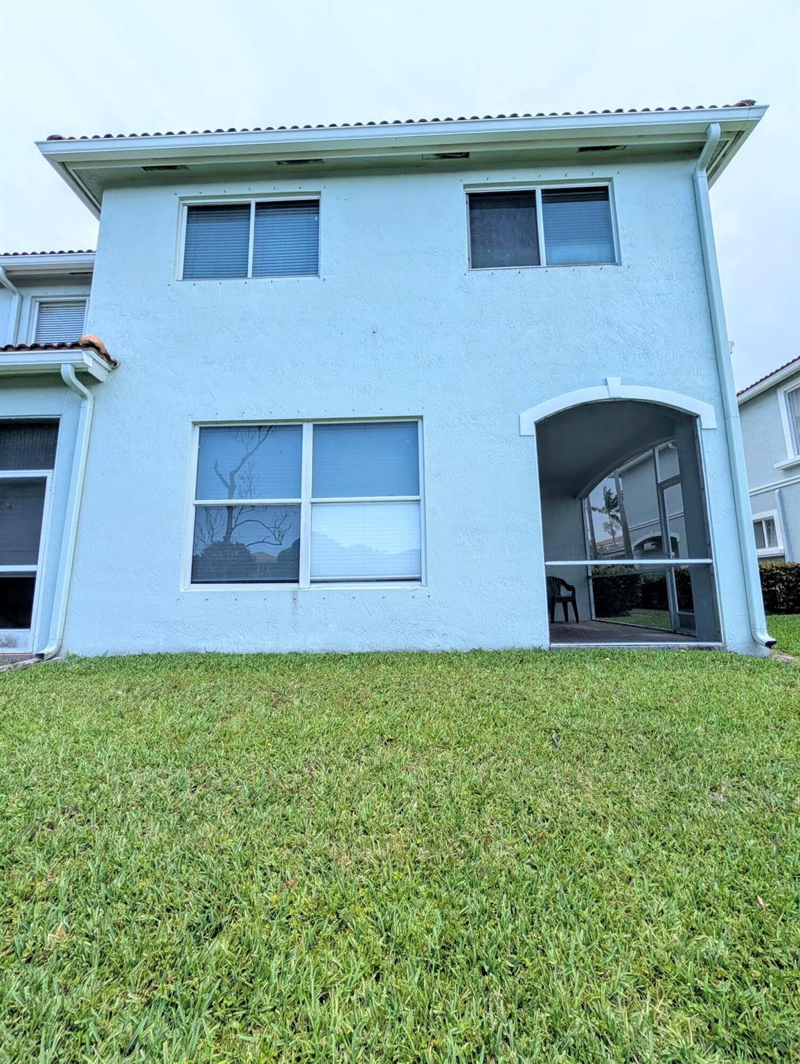2196 Oakmont Drive