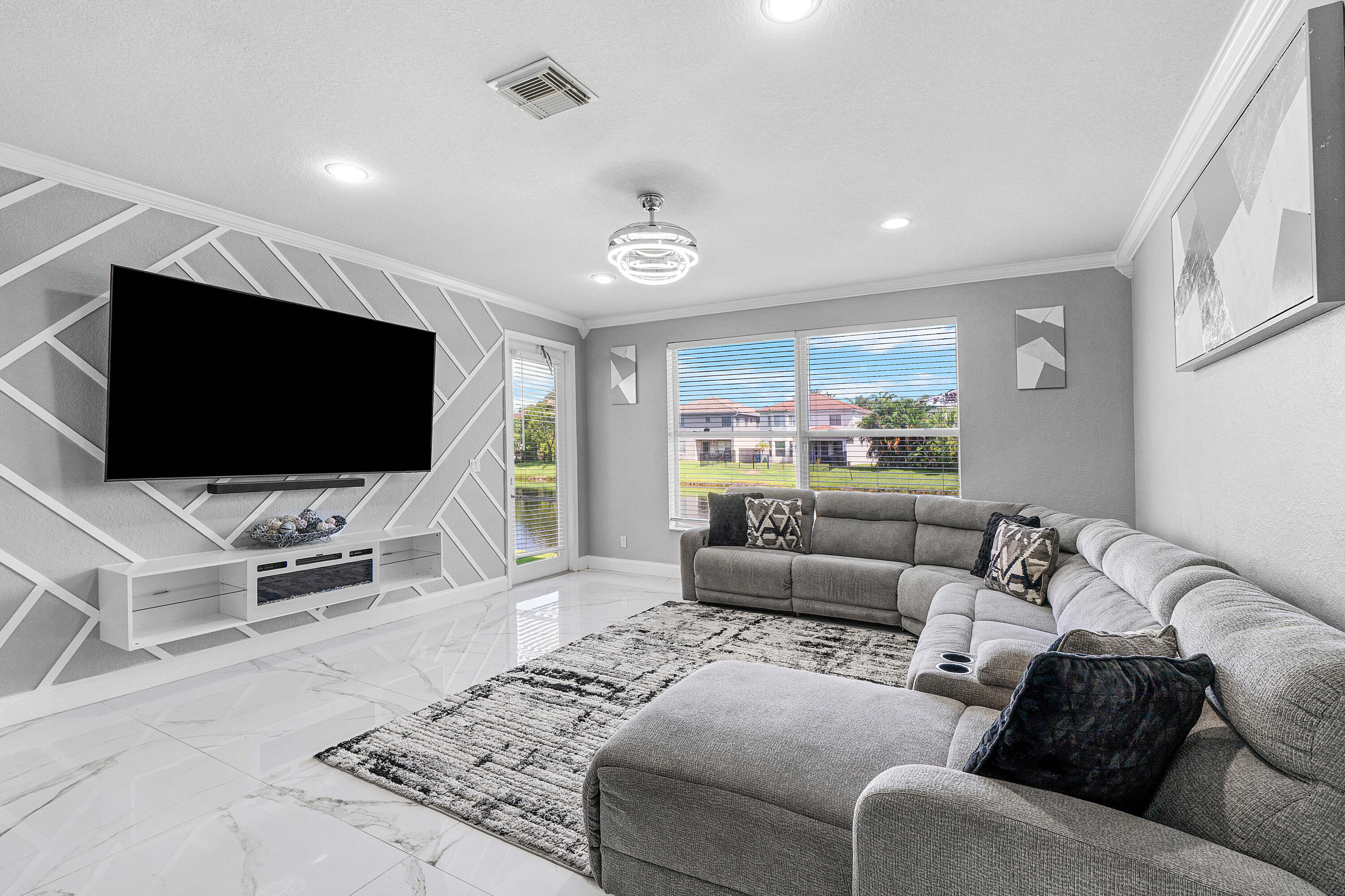 2196 Oakmont Drive