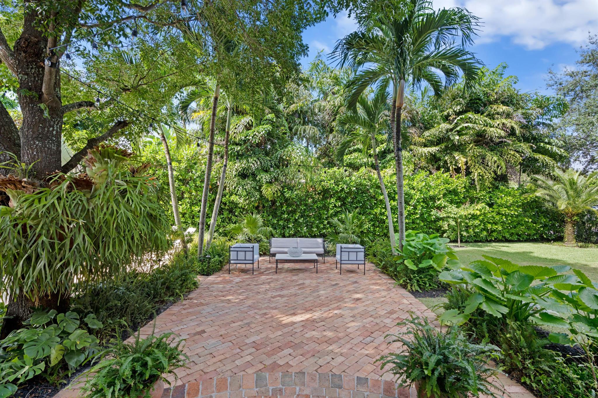 308 Barcelona Road