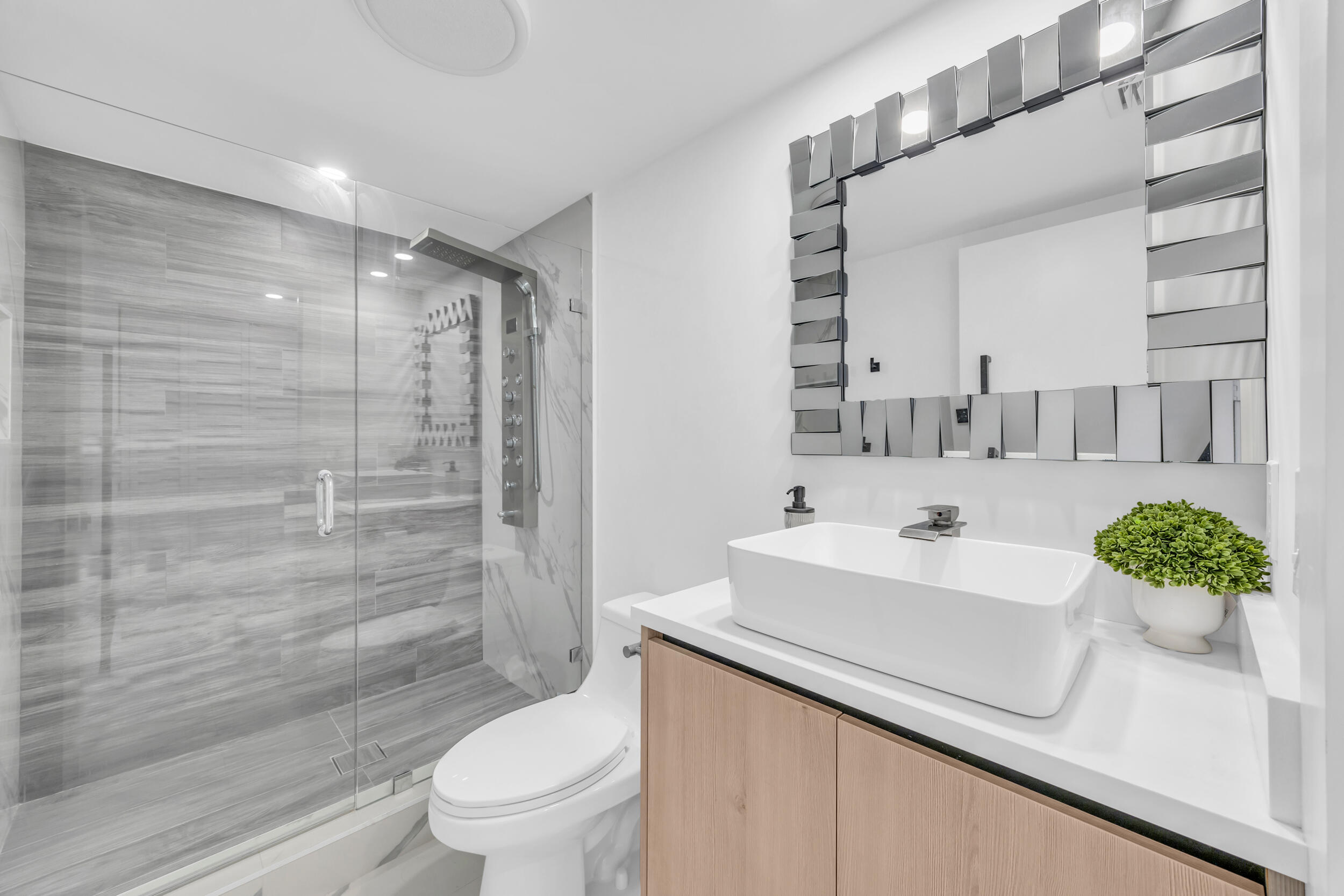 2828 Casita Way 1100