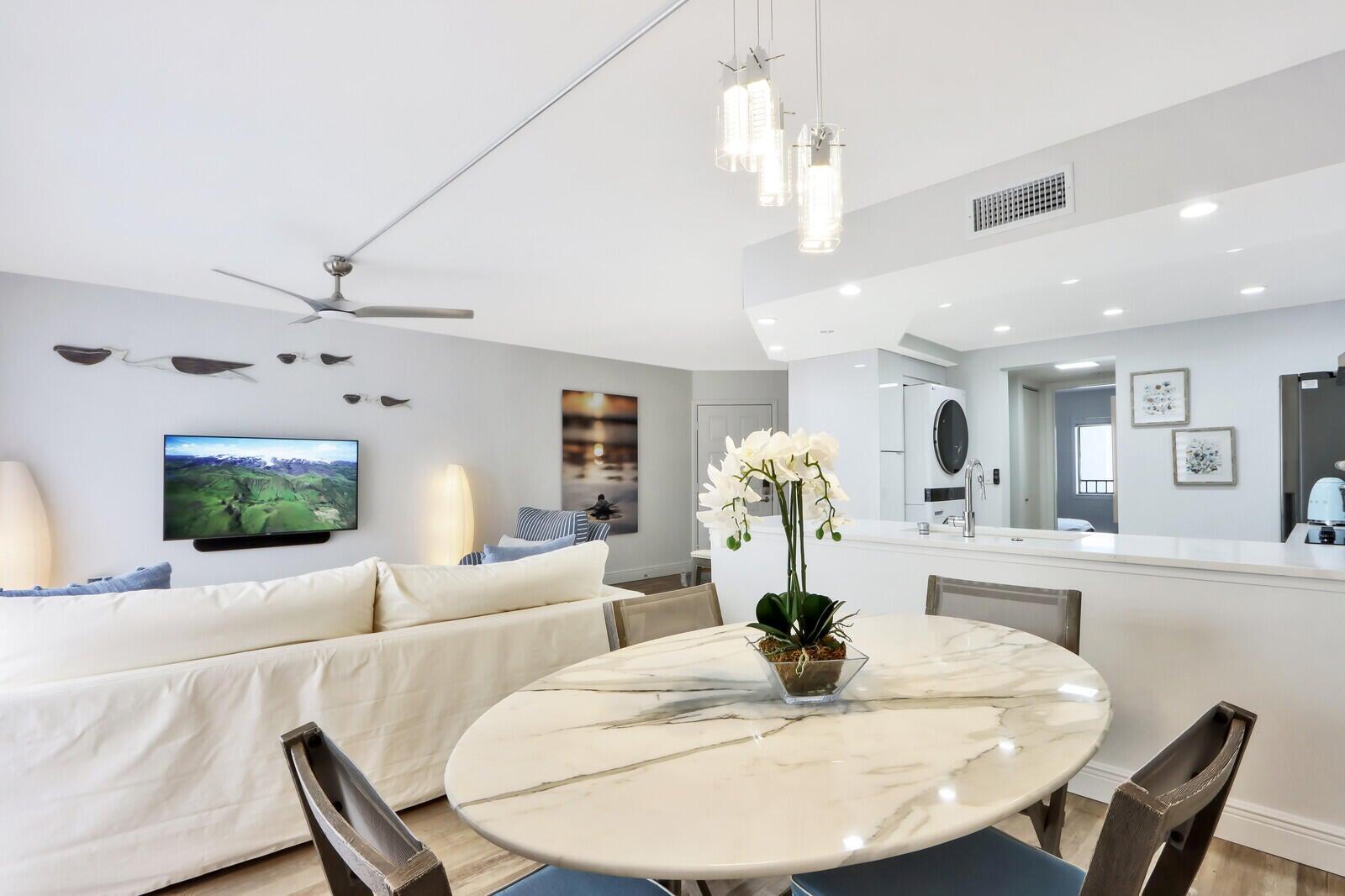 1605 S Us Highway 1 D405