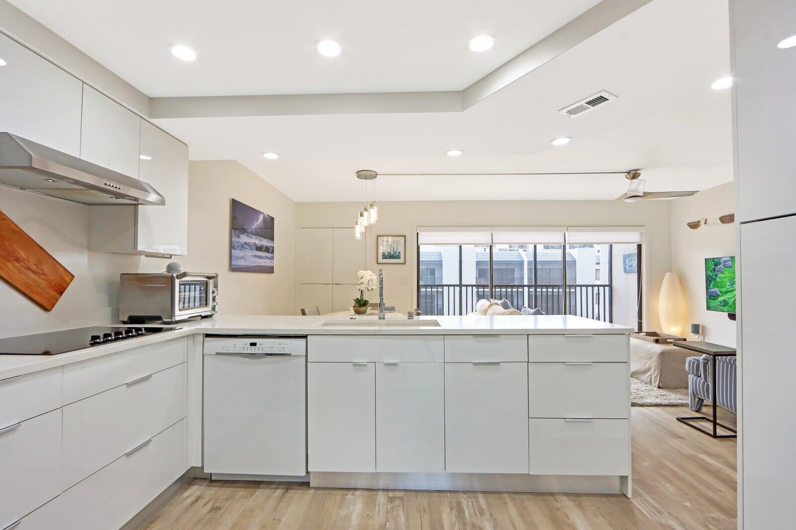 1605 S Us Highway 1 D405