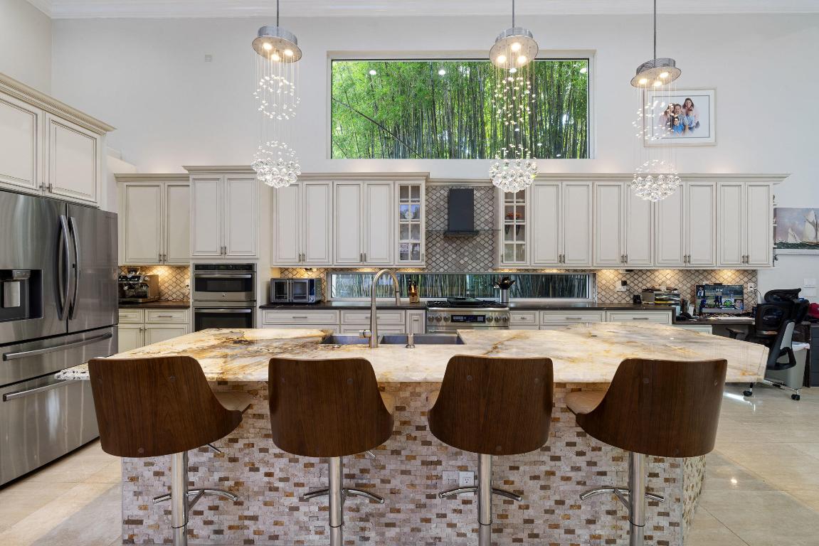 6595 NW 32nd Terrace