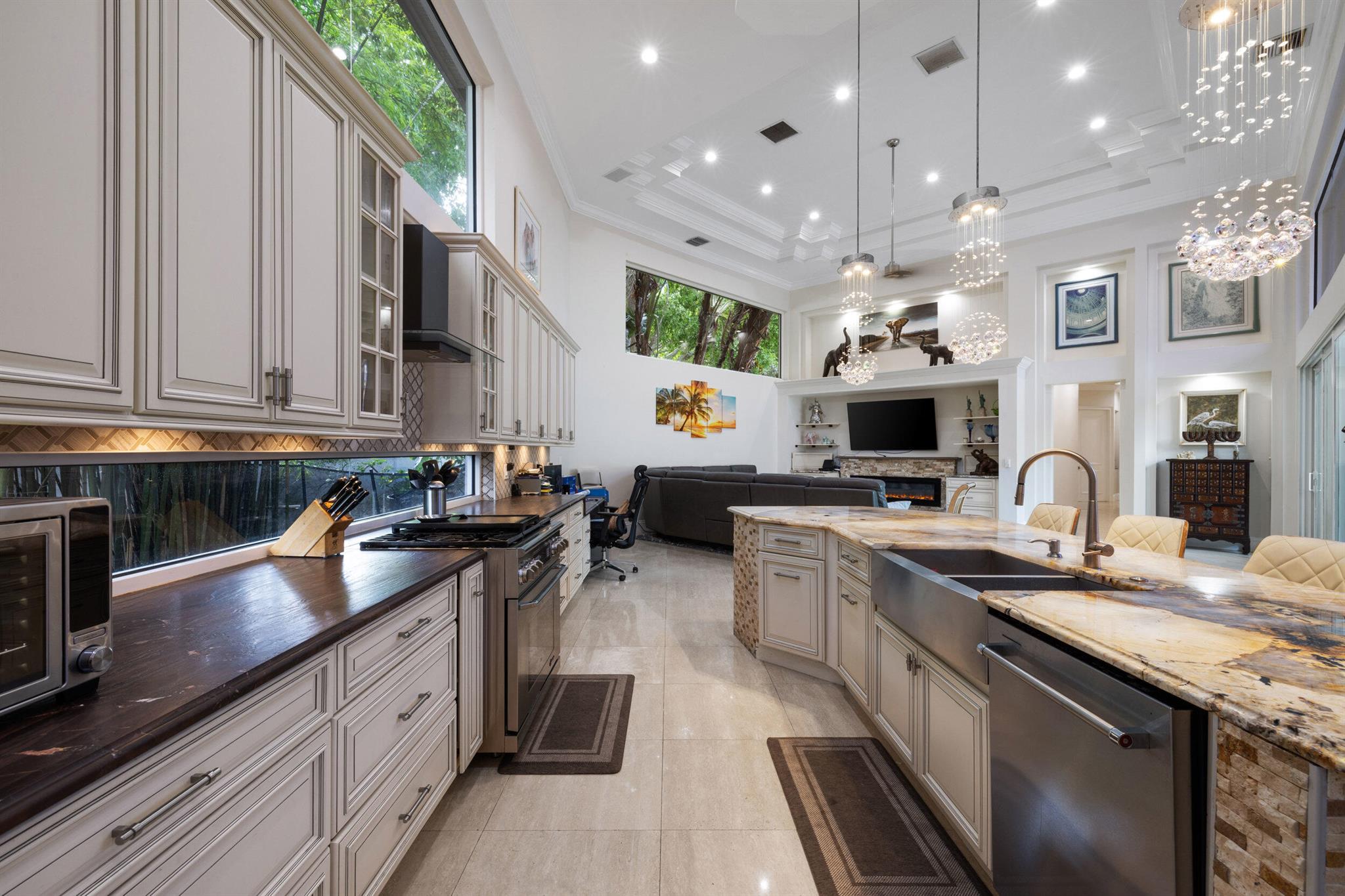 6595 NW 32nd Terrace