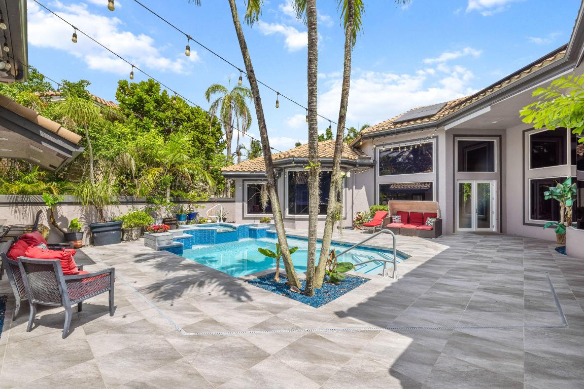 6595 NW 32nd Terrace