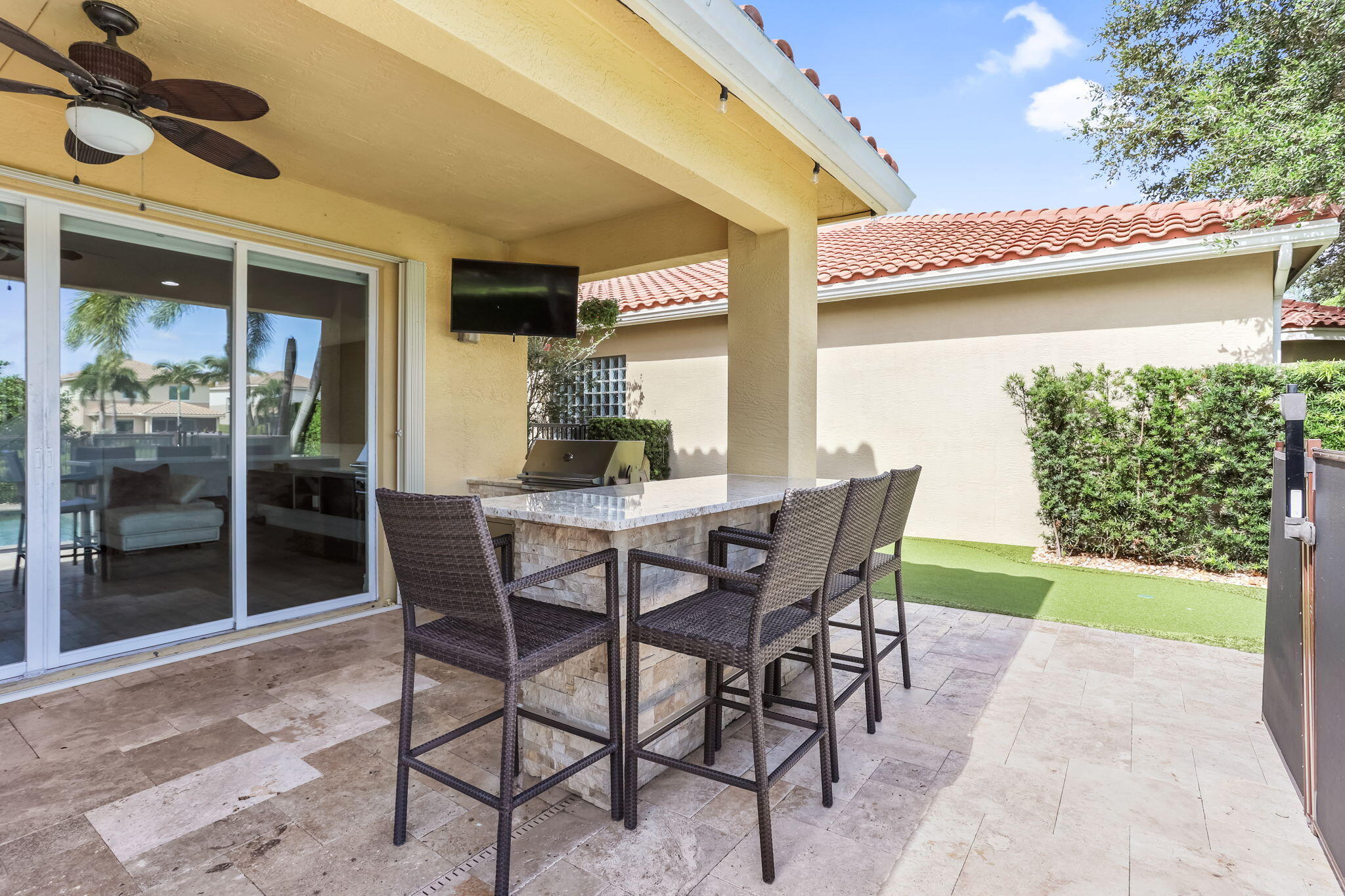 8489 Serena Creek Avenue