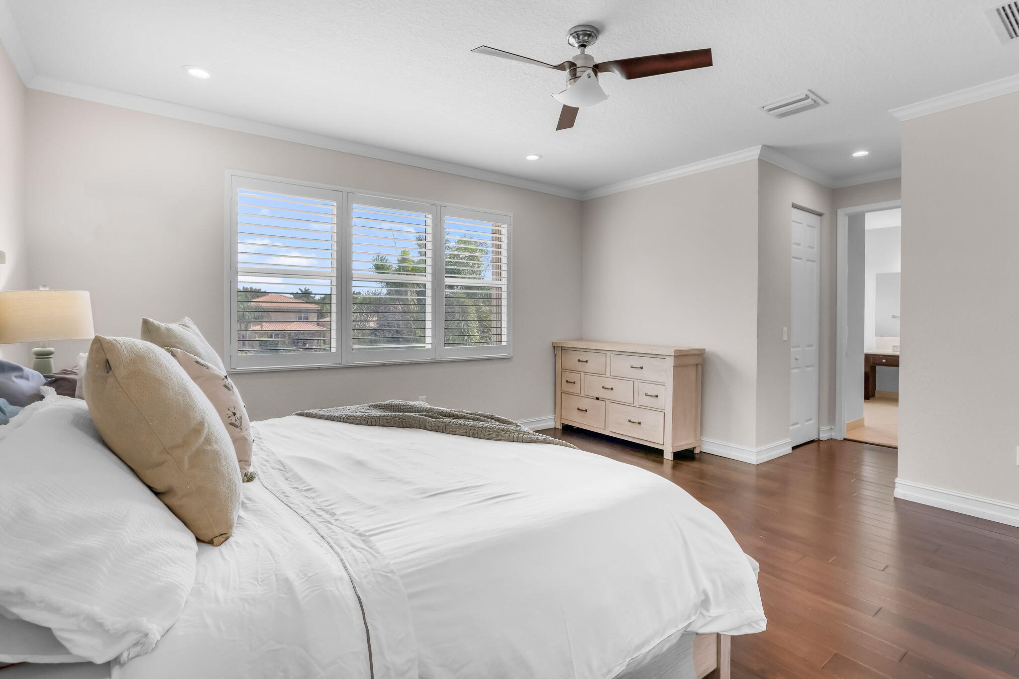 8489 Serena Creek Avenue