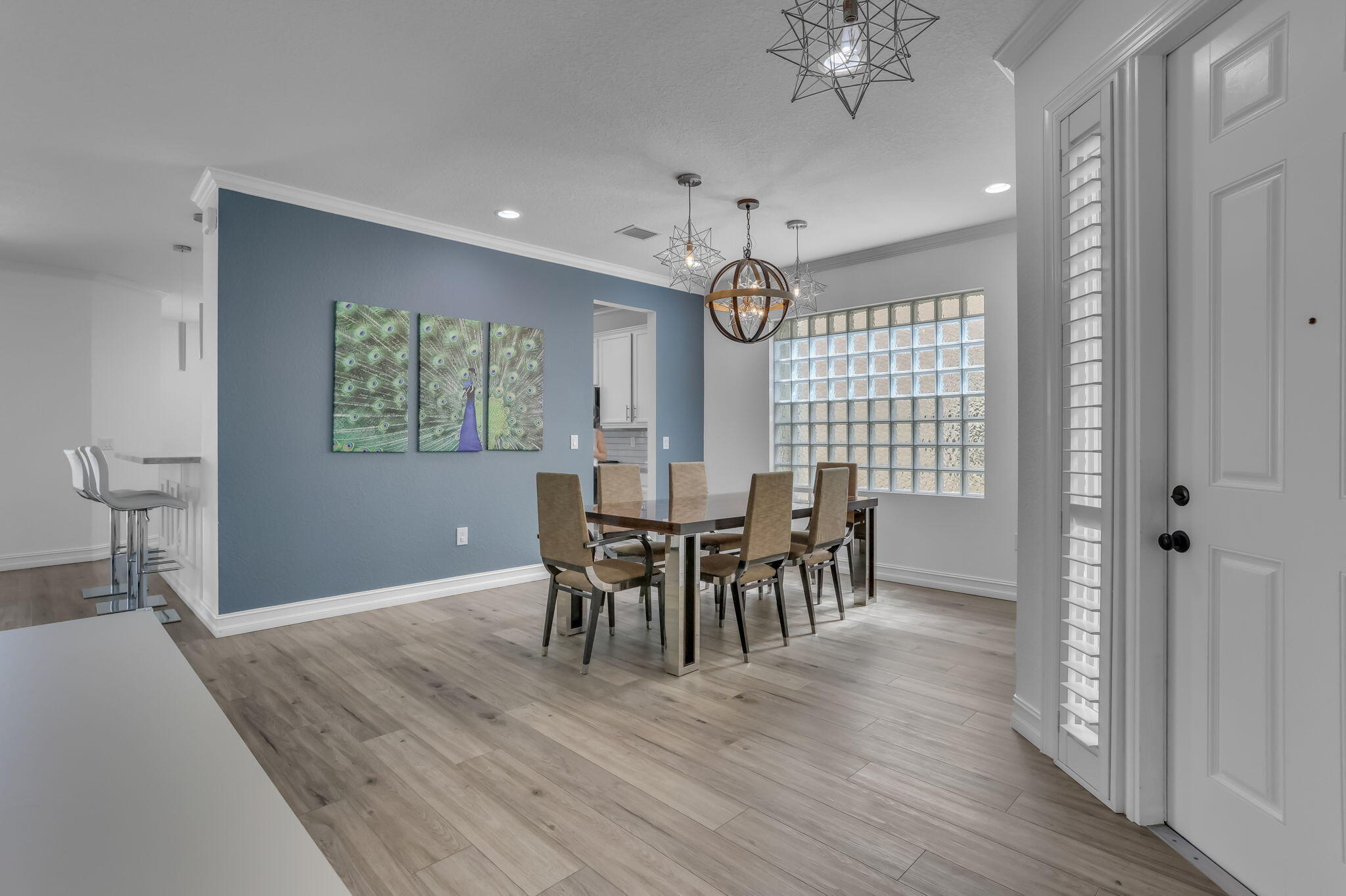 8489 Serena Creek Avenue