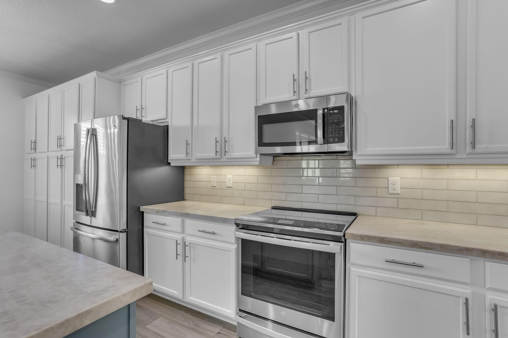 8489 Serena Creek Avenue