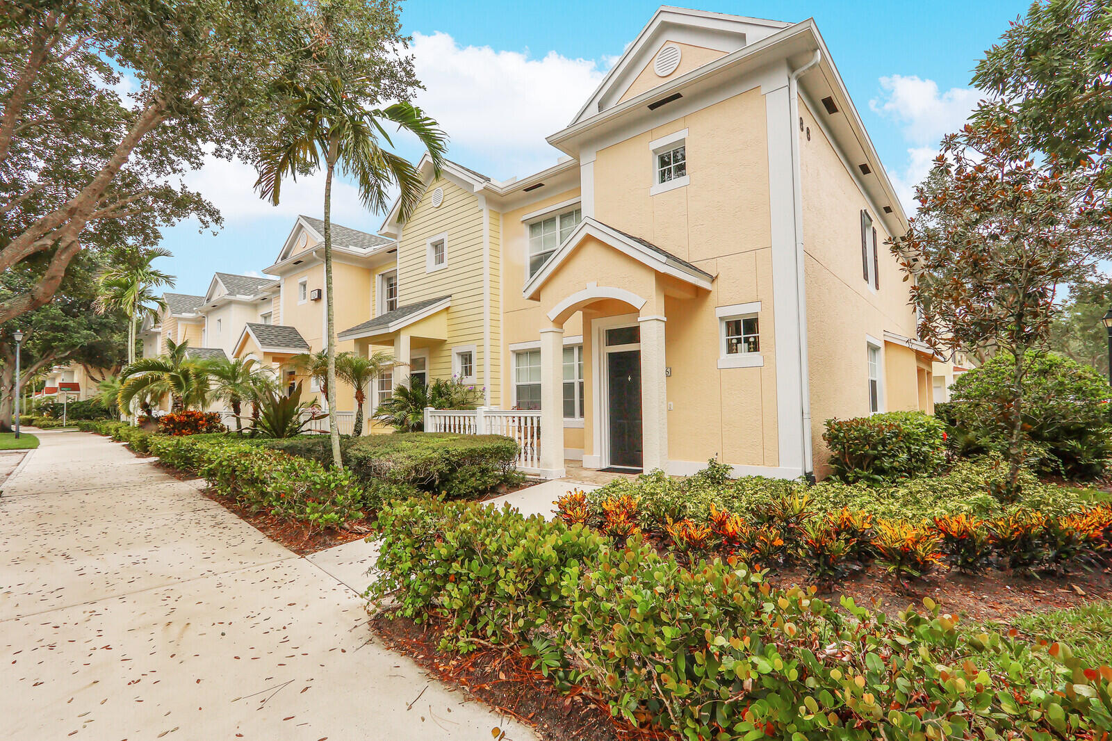 826 Dakota Drive 105