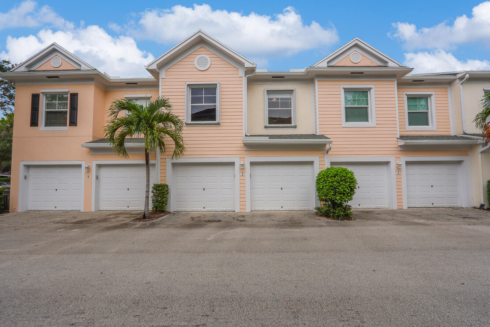 826 Dakota Drive 105
