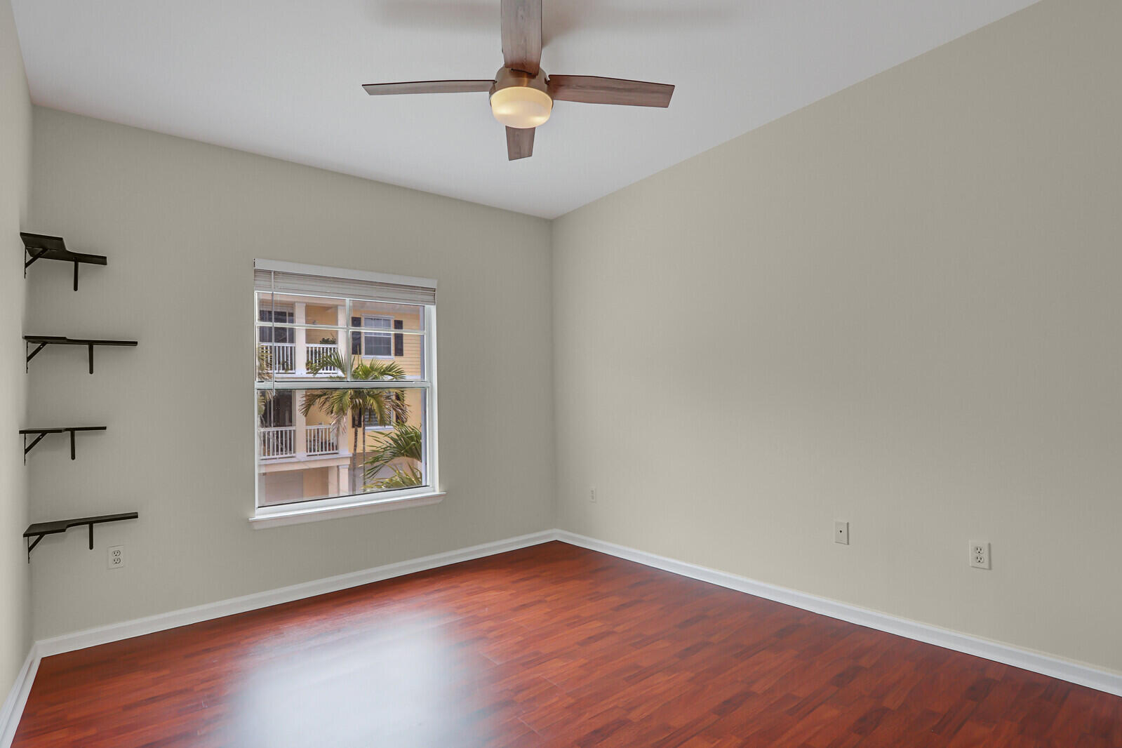 826 Dakota Drive 105