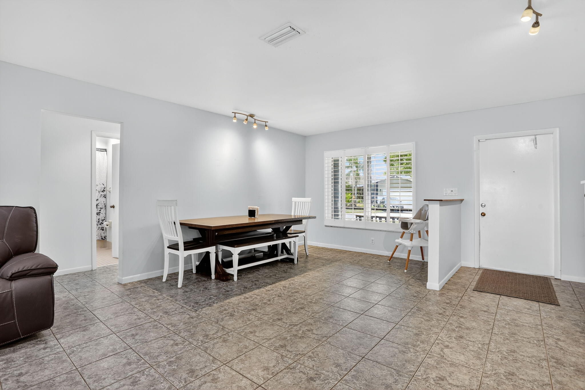 9735 NW 82nd Street