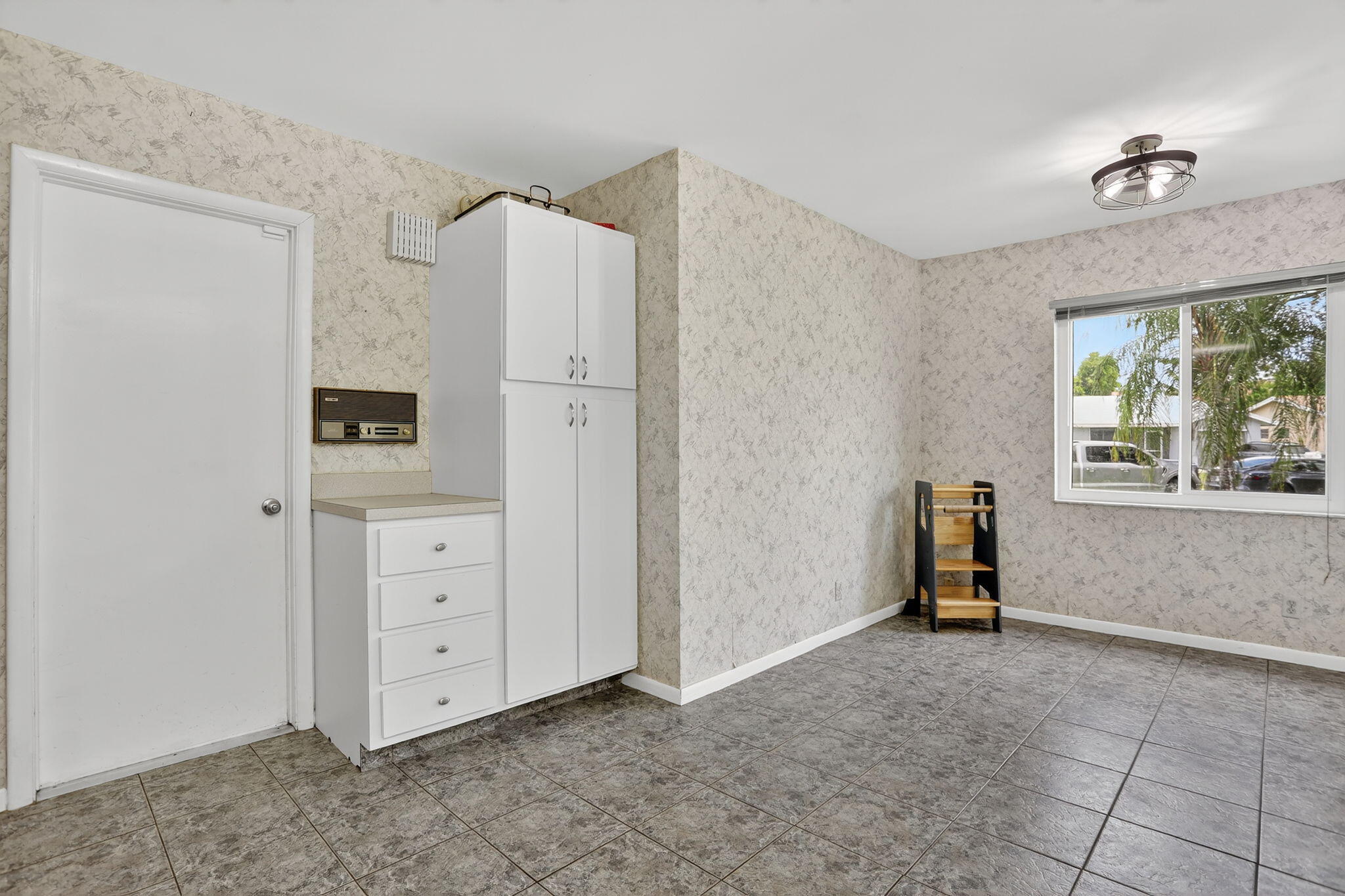 9735 NW 82nd Street