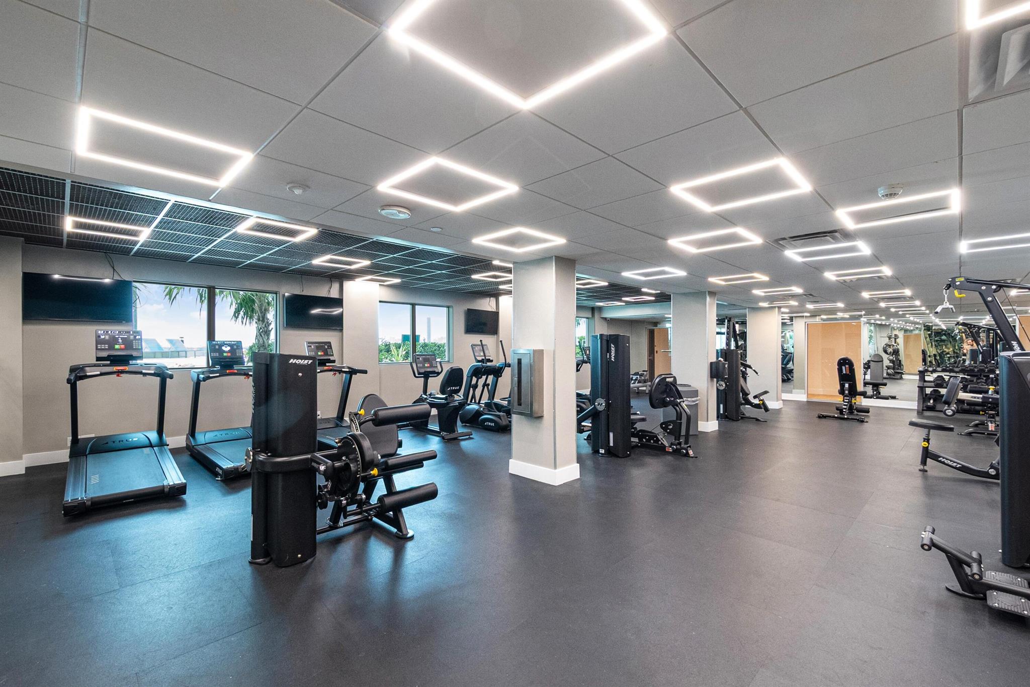 7501 E Treasure Drive 8n