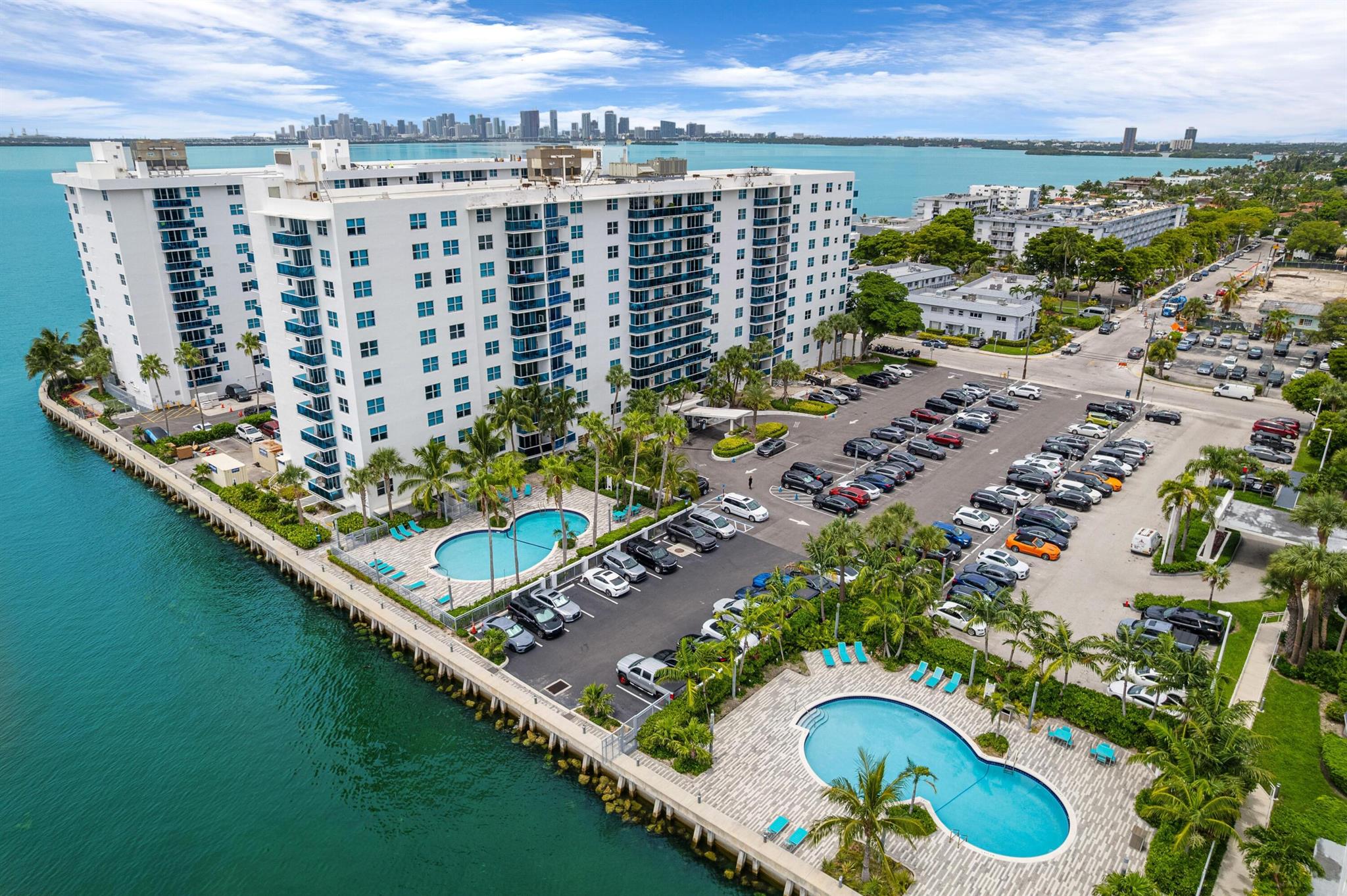 7501 E Treasure Drive 8n