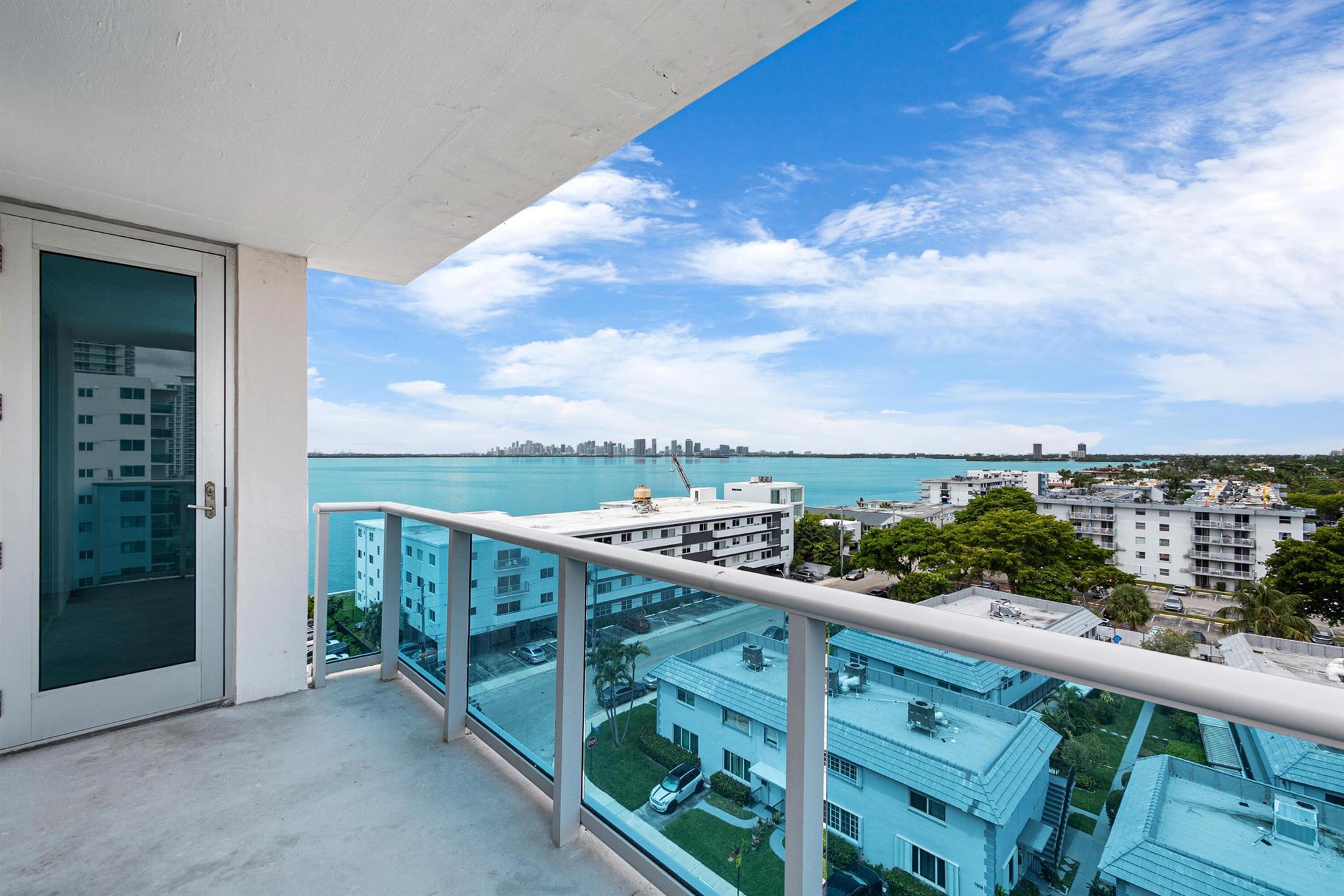 7501 E Treasure Drive 8n