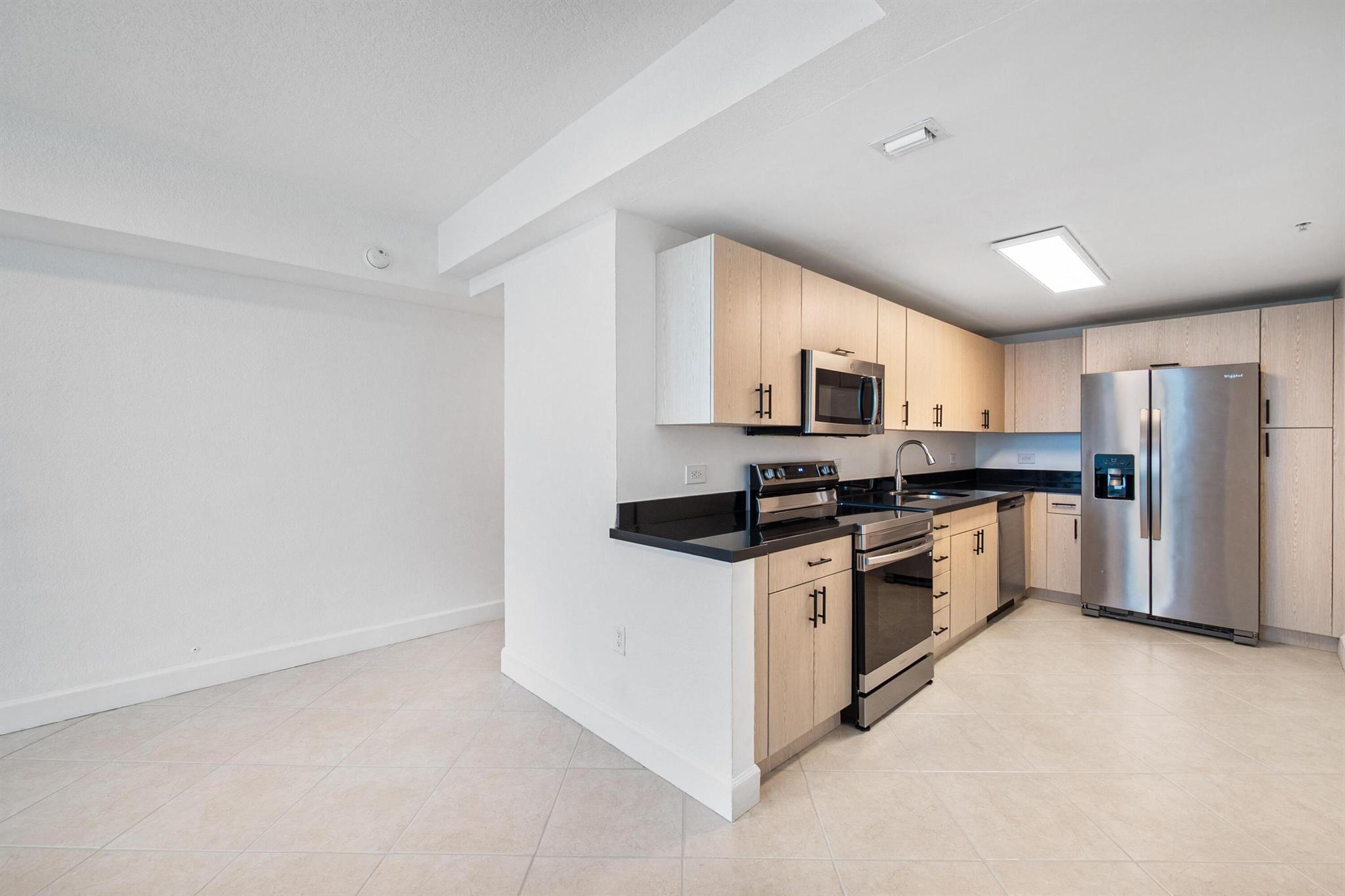 7501 E Treasure Drive 8n