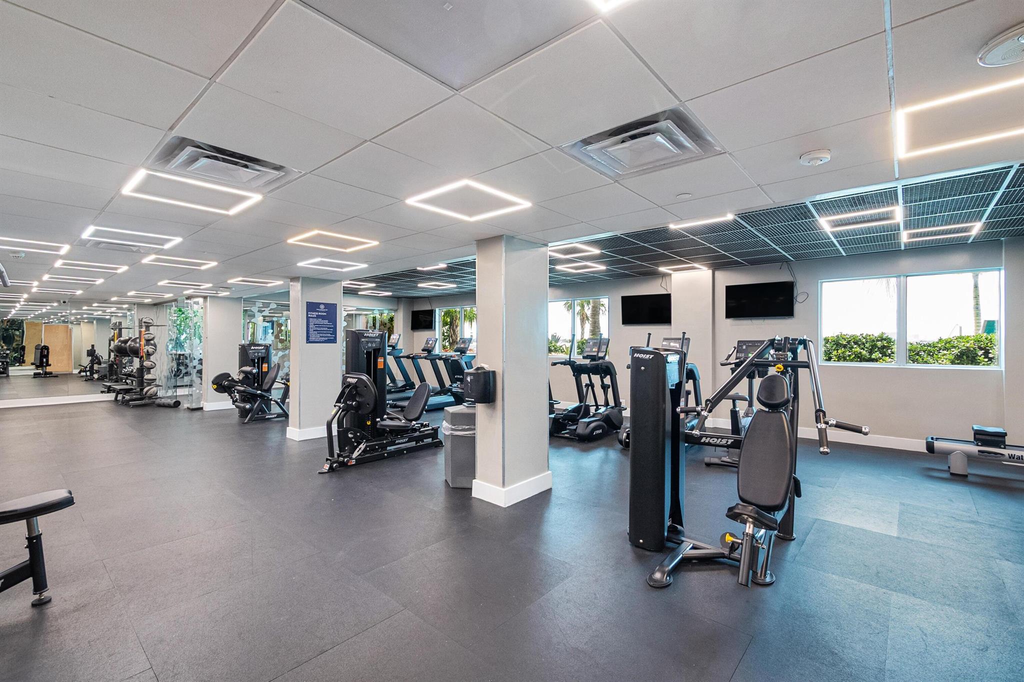 7501 E Treasure Drive 8n