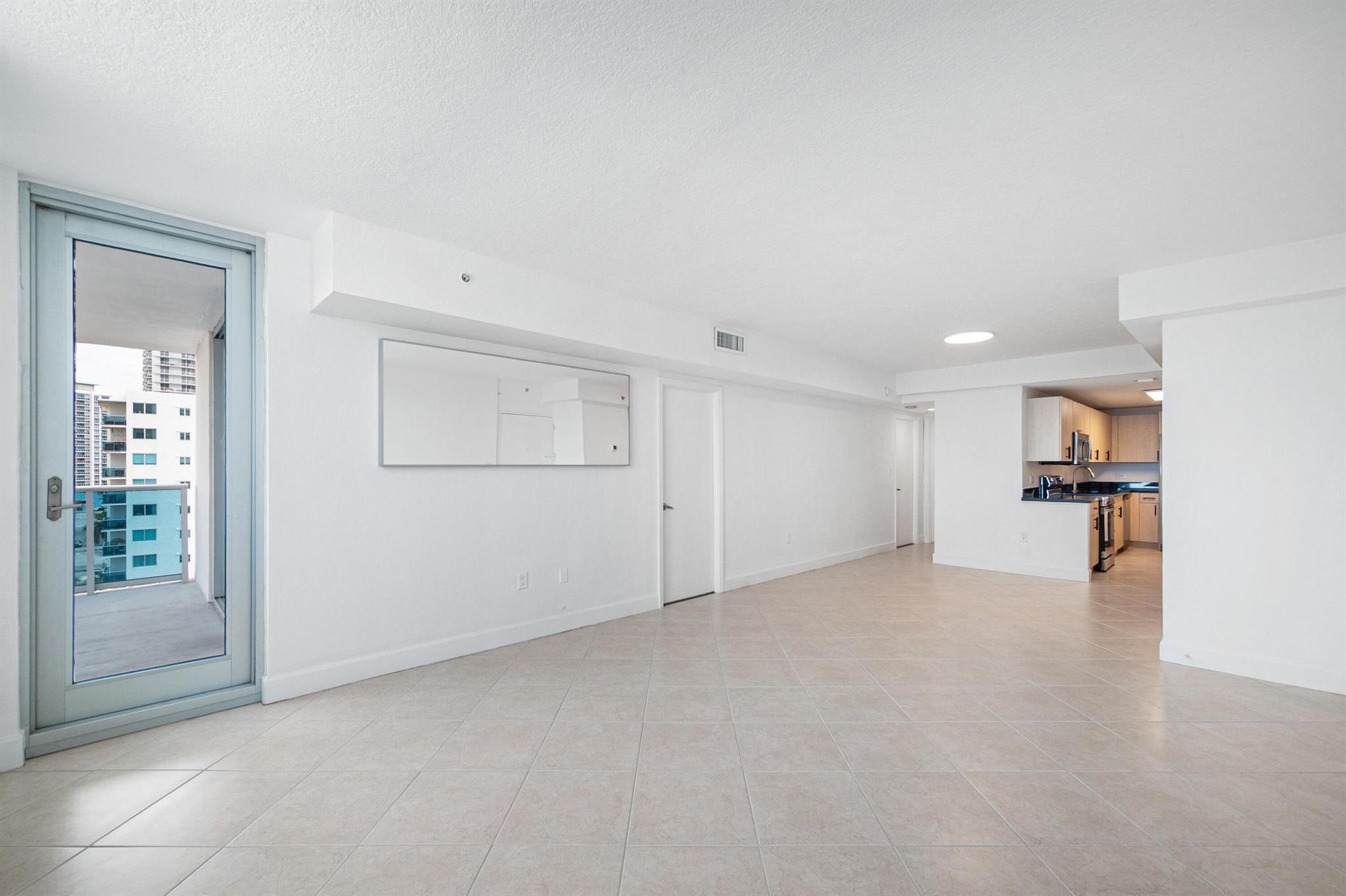 7501 E Treasure Drive 8n