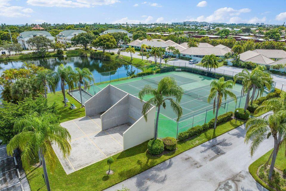 1127 E Seminole Avenue 29a